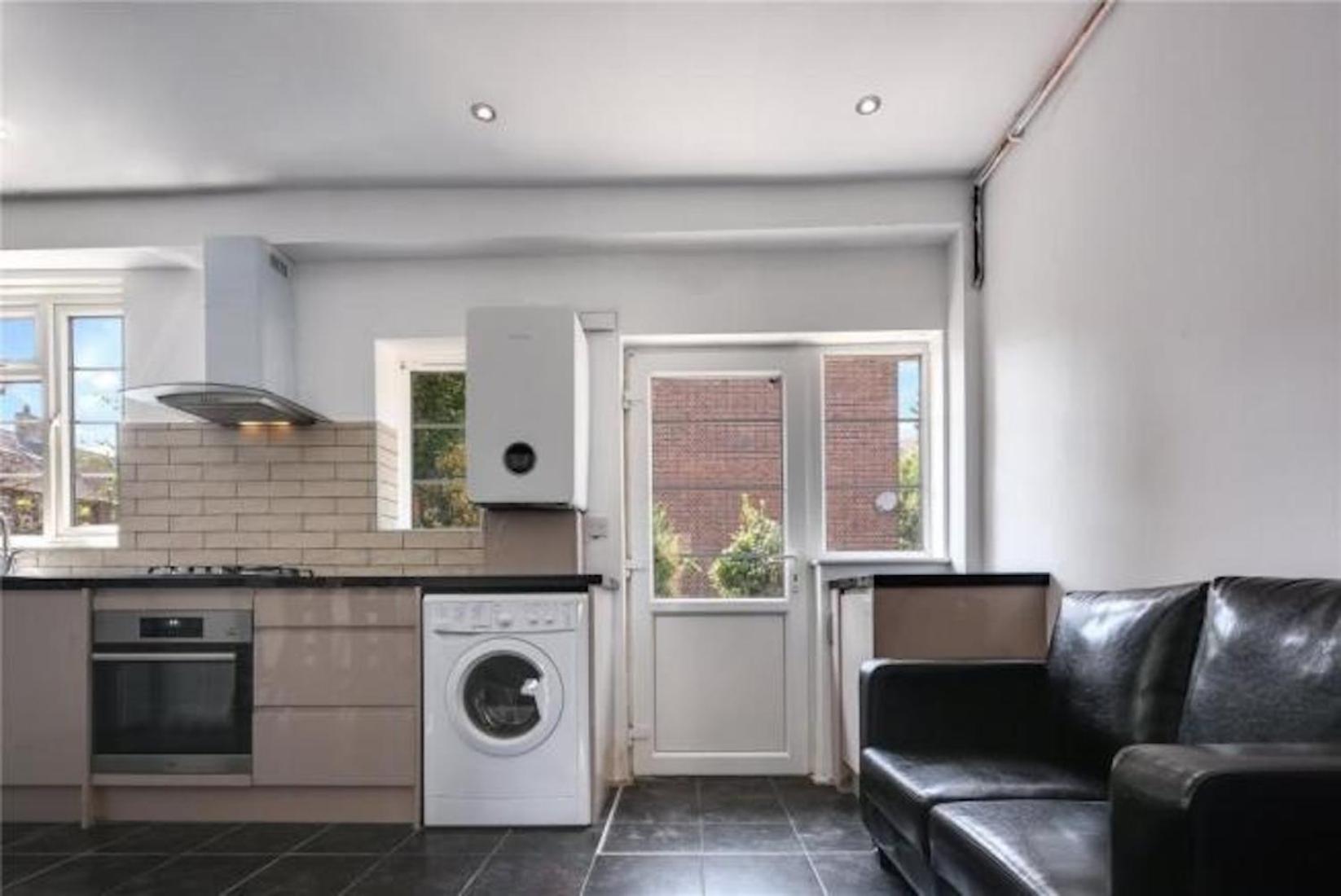 Holiday home Limehouse Townhomes Modern 4-bedroom, 3-bathroom Townhome With A Private Garden London