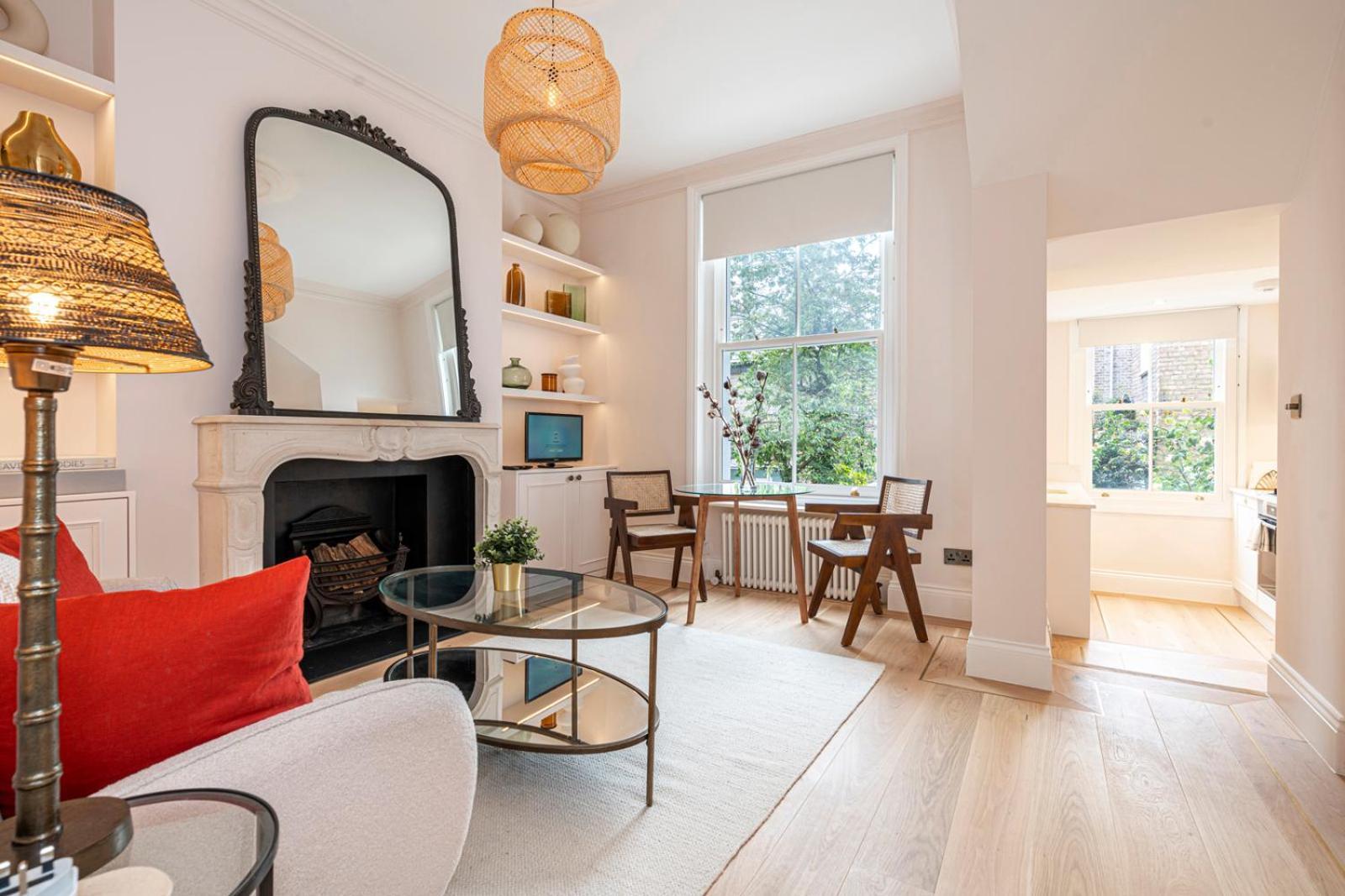 Elegant Flat Near Notting Hill By Underthedoormat Apartment