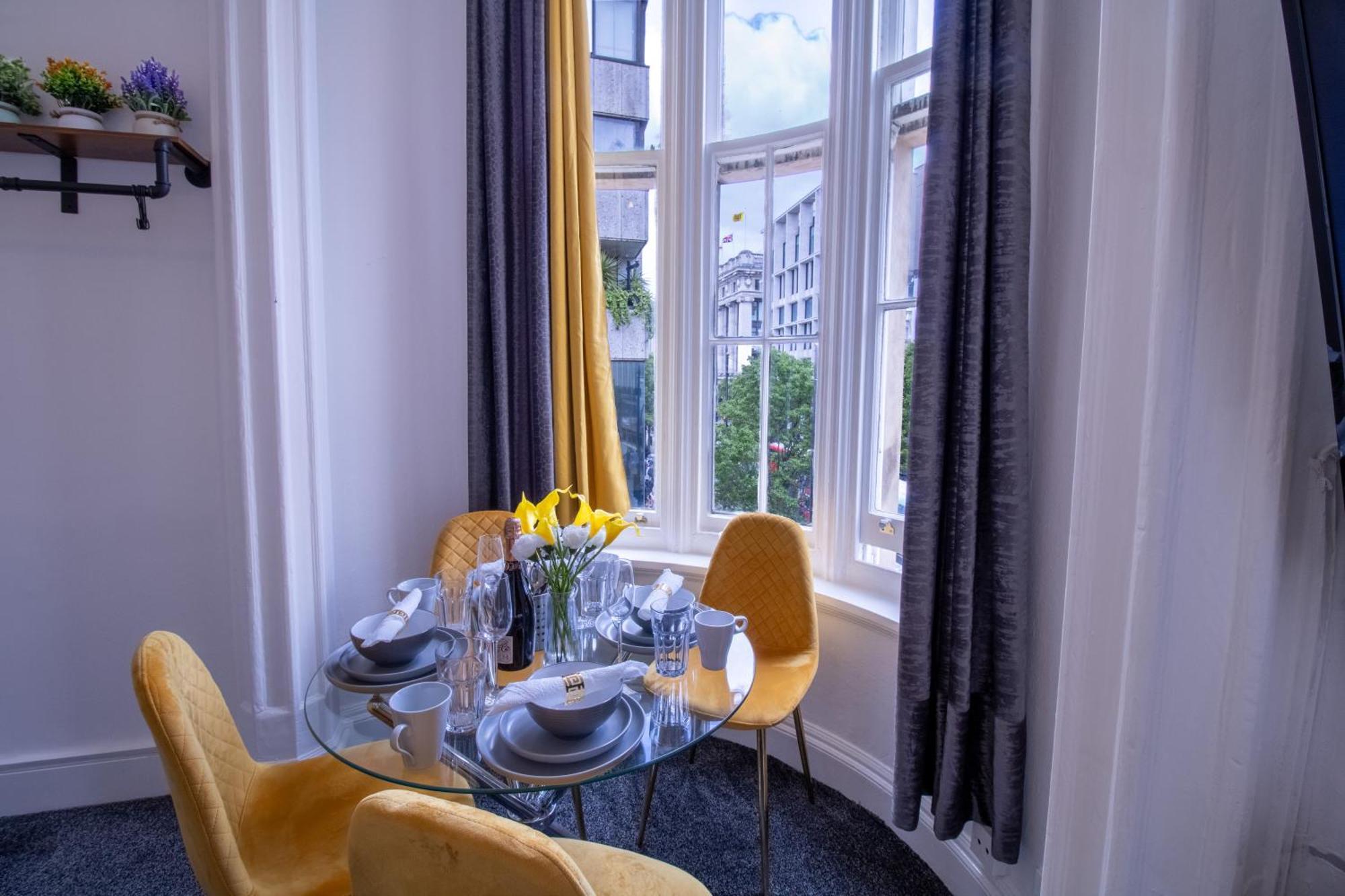 Elegant 3 Bedroom On Oxford Street Luxury Living In 2gc Apartamento *