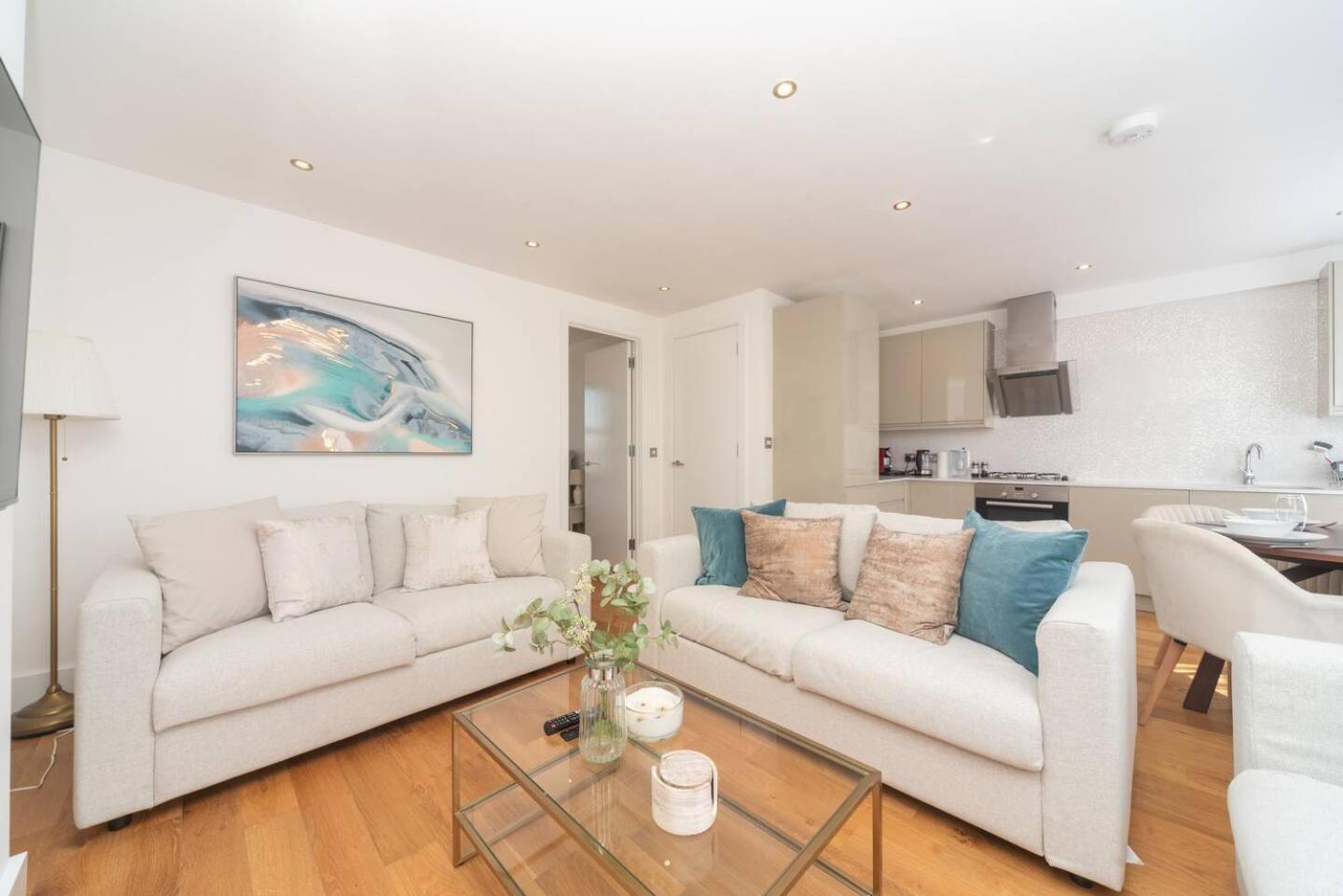 Stunning Spacious En-suite Flat - 6 Min To Trains -pass The Keys Appartement
