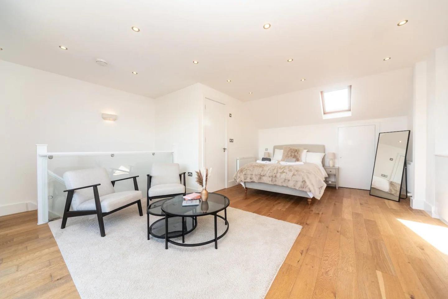 Stunning Spacious En-suite Flat - 6 Min To Trains -pass The Keys Appartement