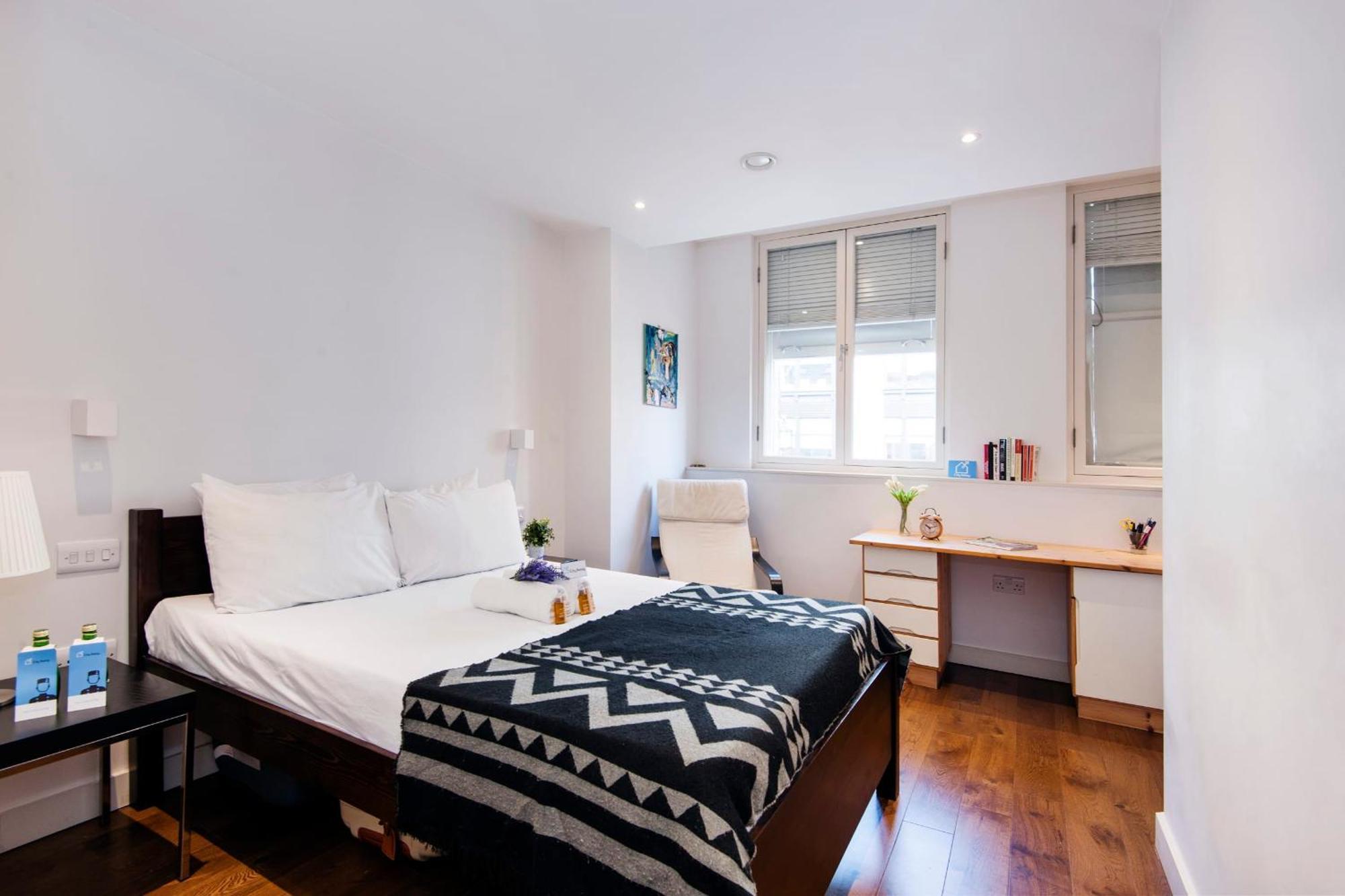 Vibrant 2br Retreat In Baker Street