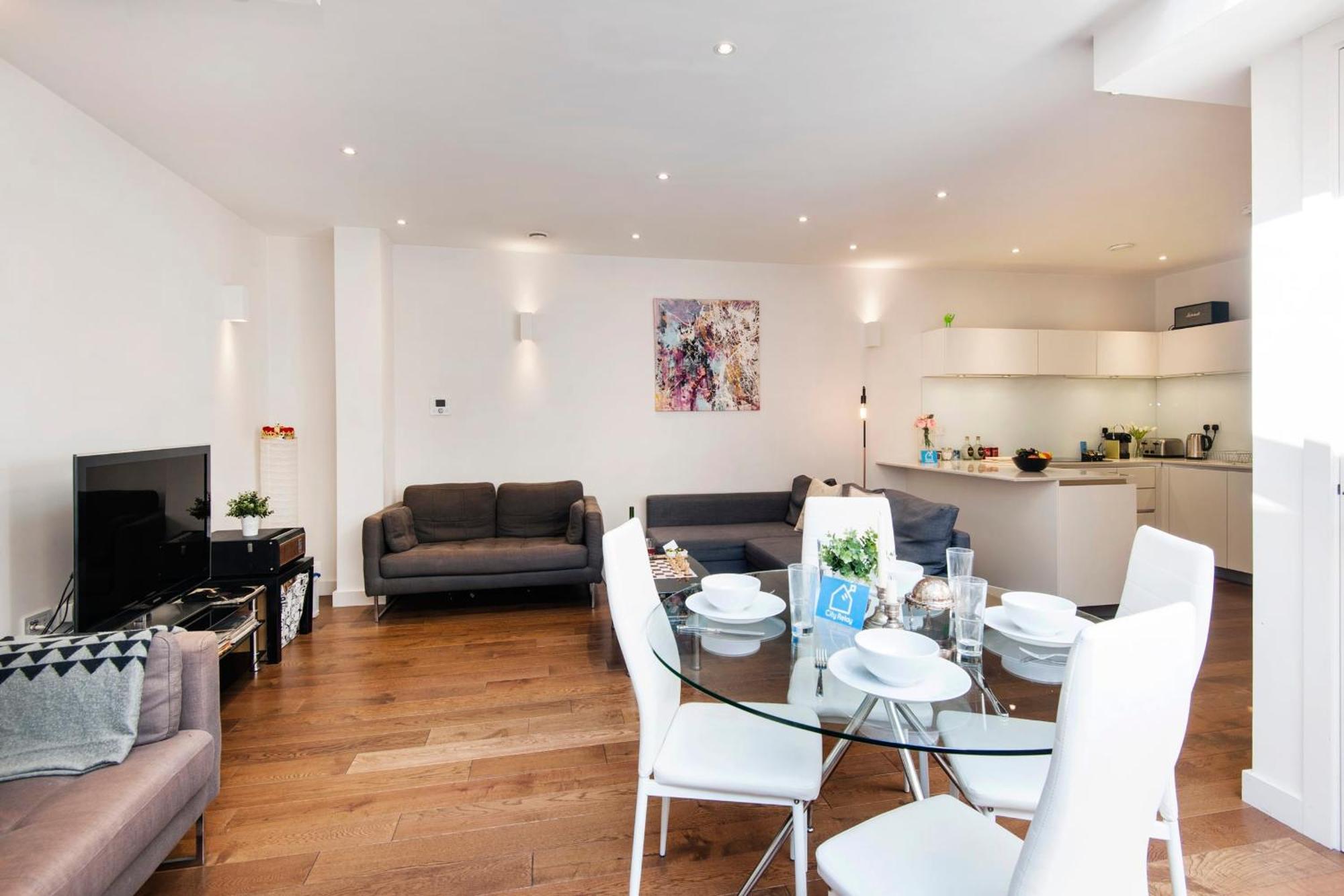 Vibrant 2br Retreat In Baker Street Apartment London