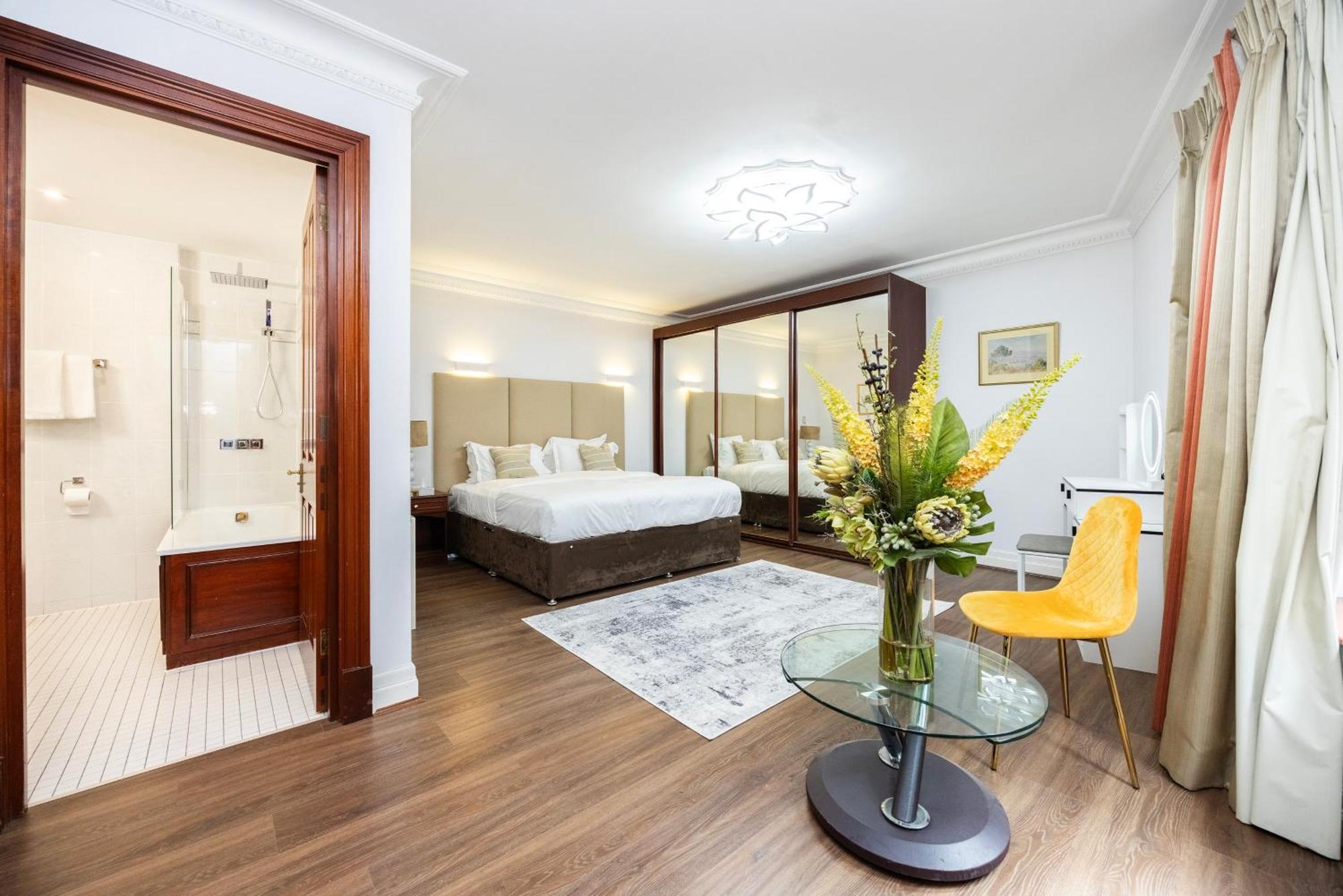 Carlton Court - Mayfair Londen