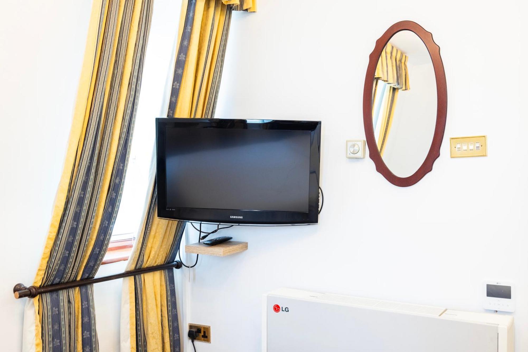 Carlton Court - Mayfair 5* Londen