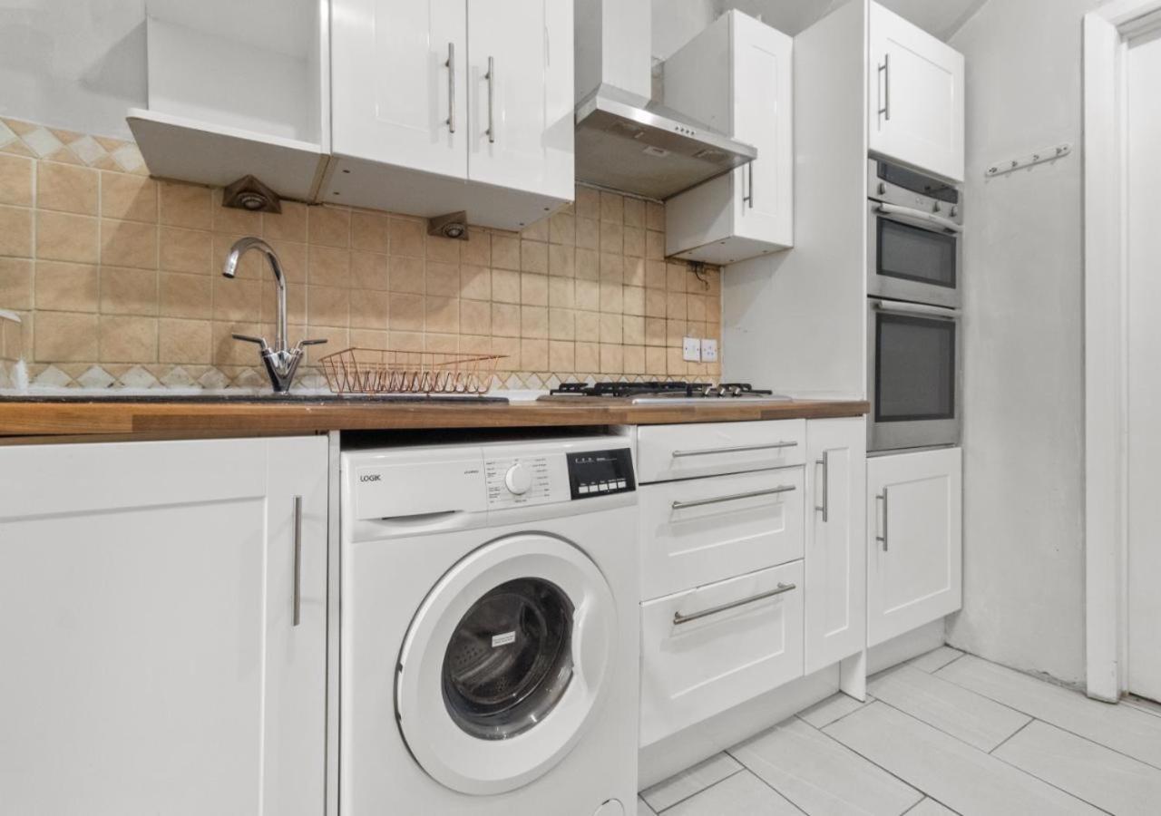 Downshill Way Lovely 4 Bedroom In Apartment
