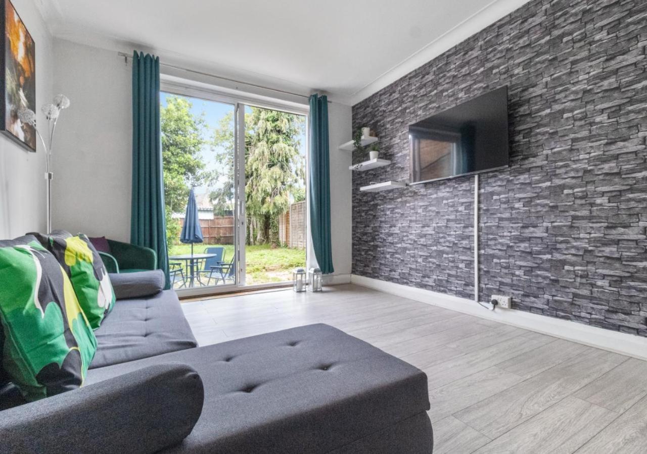 Apartment Downshill Way Lovely 4 Bedroom In London