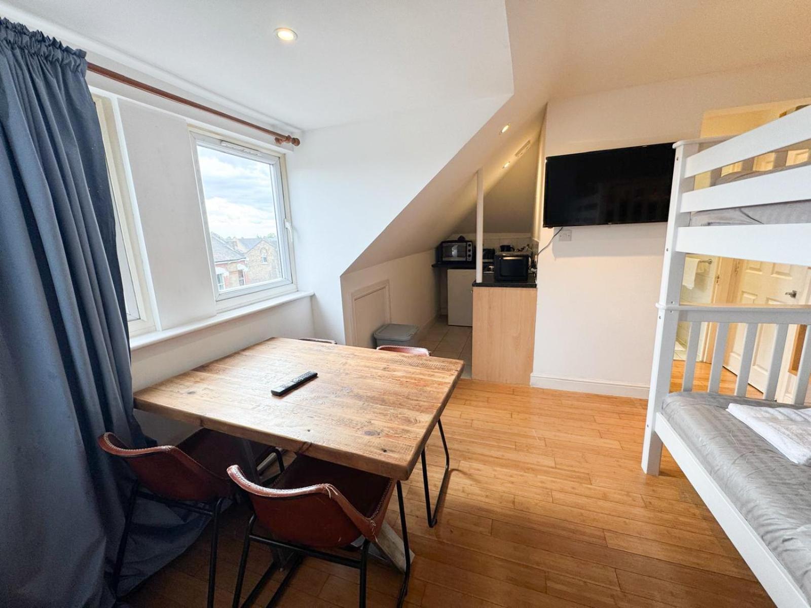 Apartment Acton Studio London