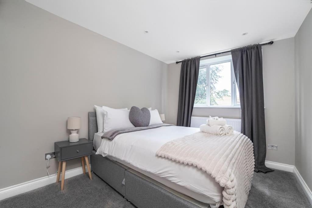Elegant Retreat 1-bed Near Londen
