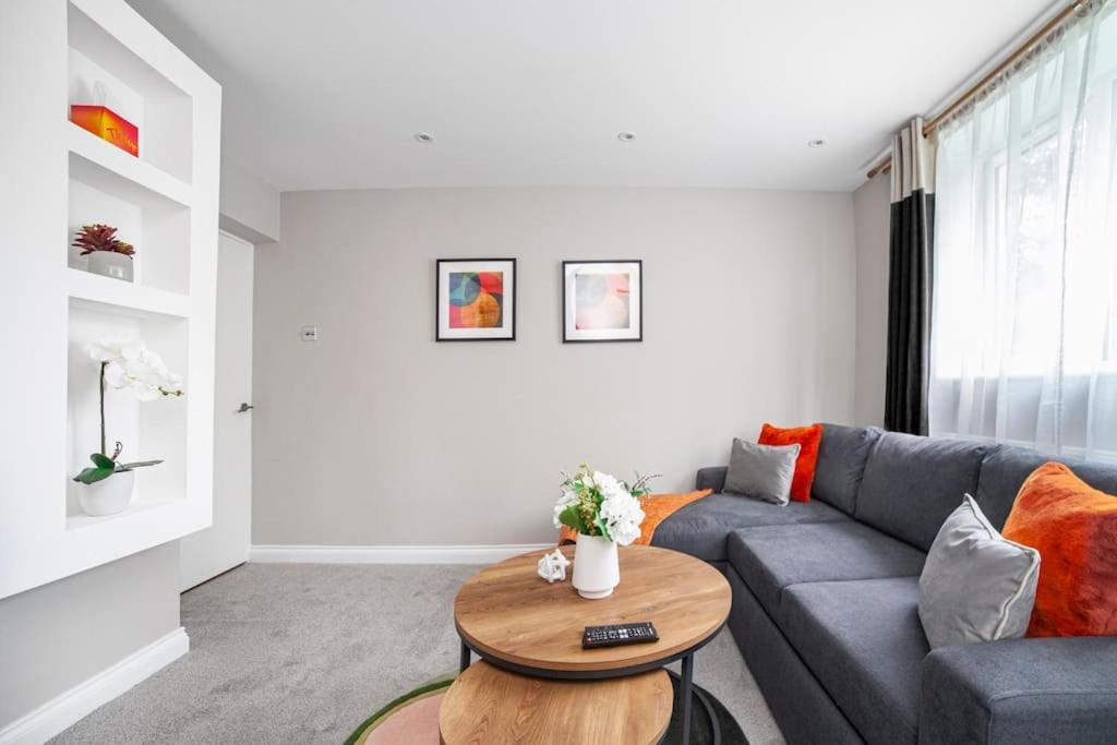 Appartement Elegant Retreat 1-bed Near *