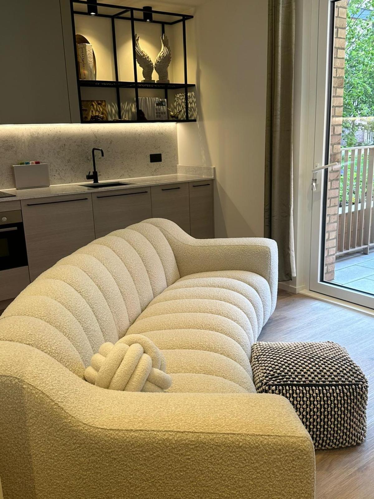 Apartment Luxurious And Cozy 1 Bedroom Flat With Netflix - Near Canary Wharf And O2 London