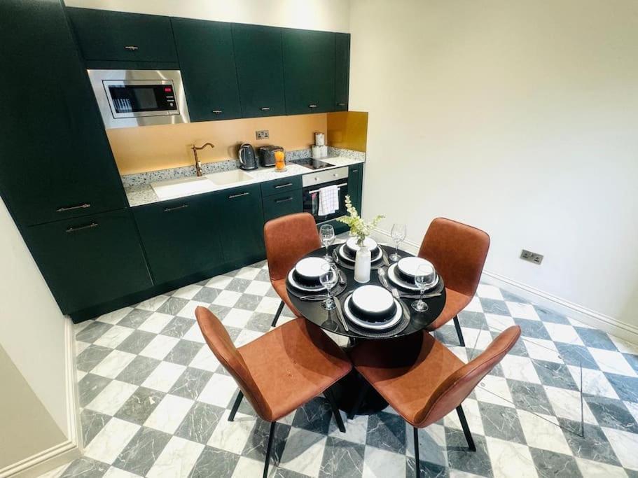 99 Ii, Key Spot, Flat E Apartment