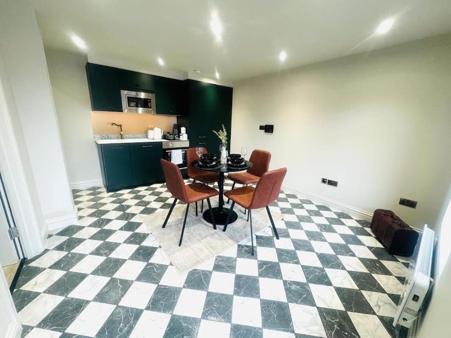 Apartment 99 Ii, Key Spot, Flat E