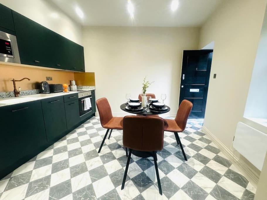 99 Ii, Key Spot, Flat E * London