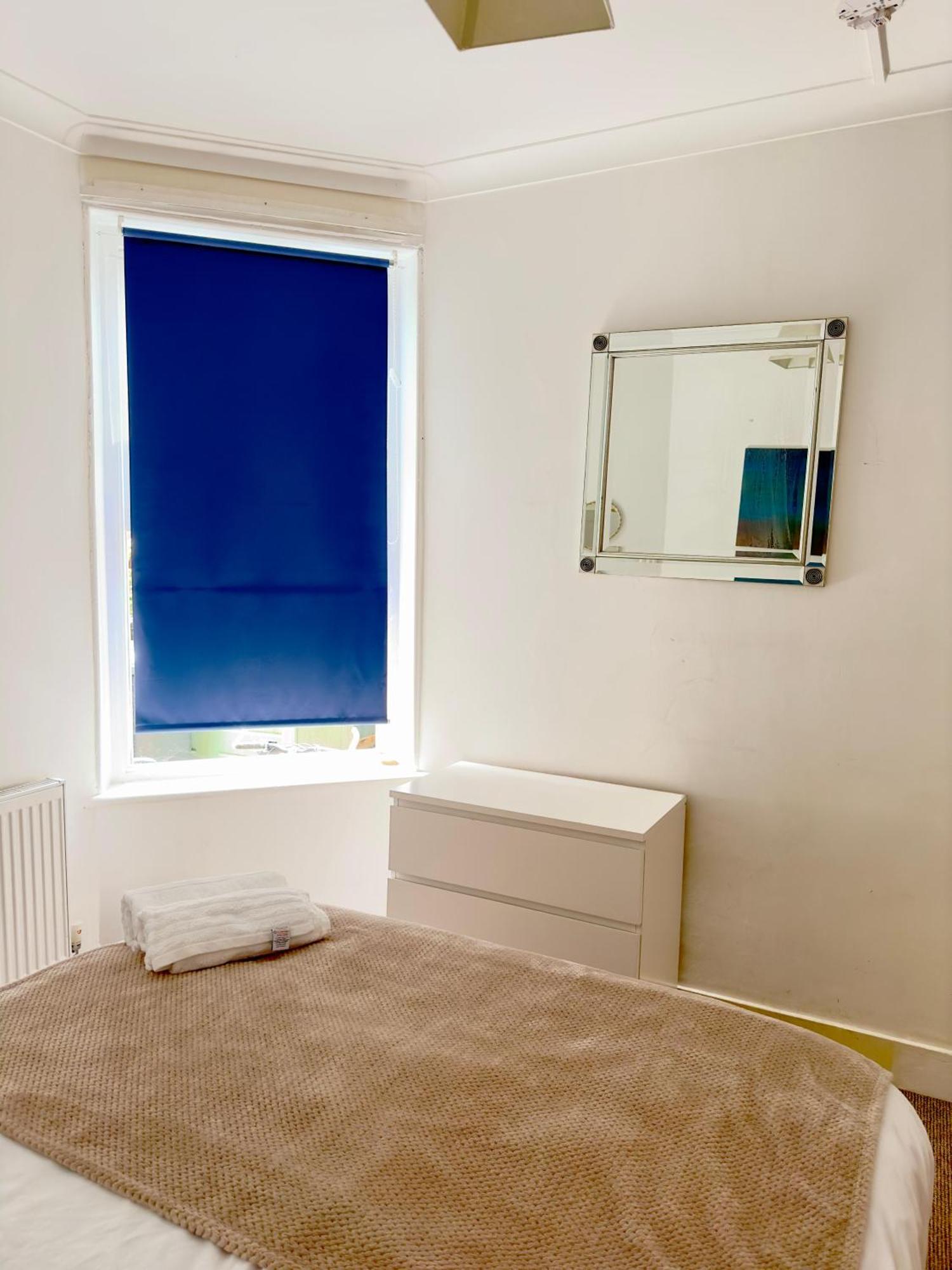 Apartment Budget 2 Bedroom Close To Hyde Park