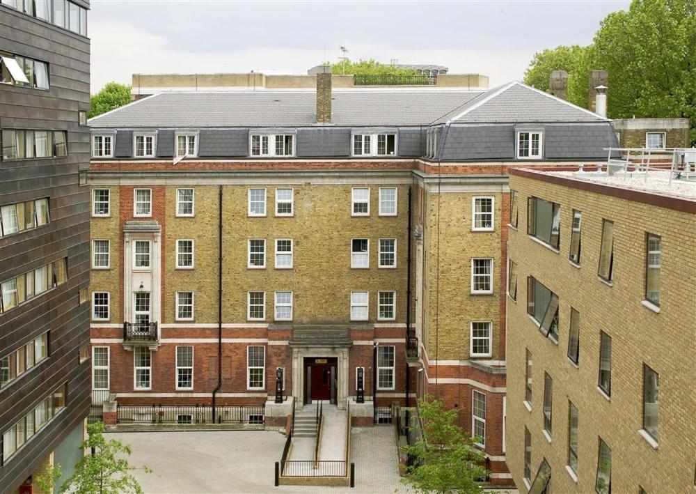 Apartment Langton Close House, London