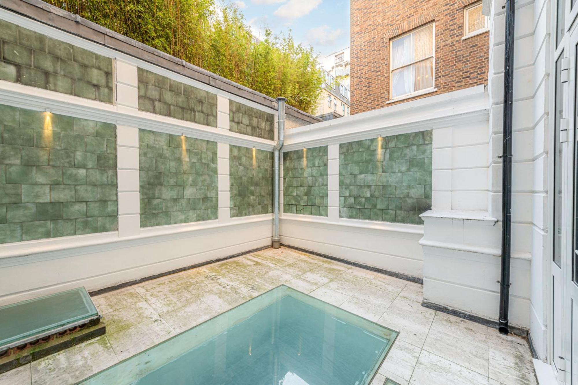 20 Hertford Street - Mayfair 4*