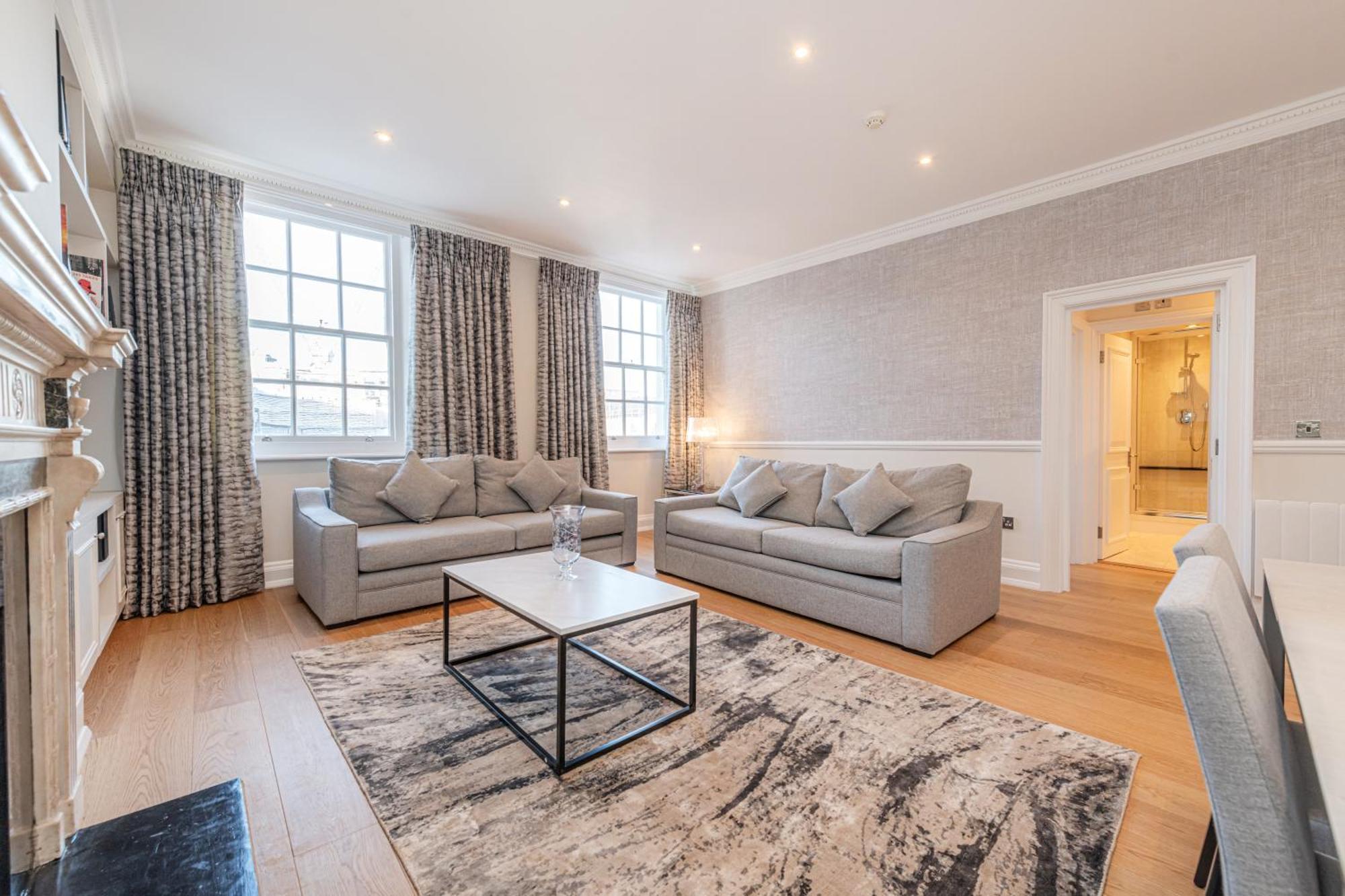 20 Hertford Street - Mayfair 4*
