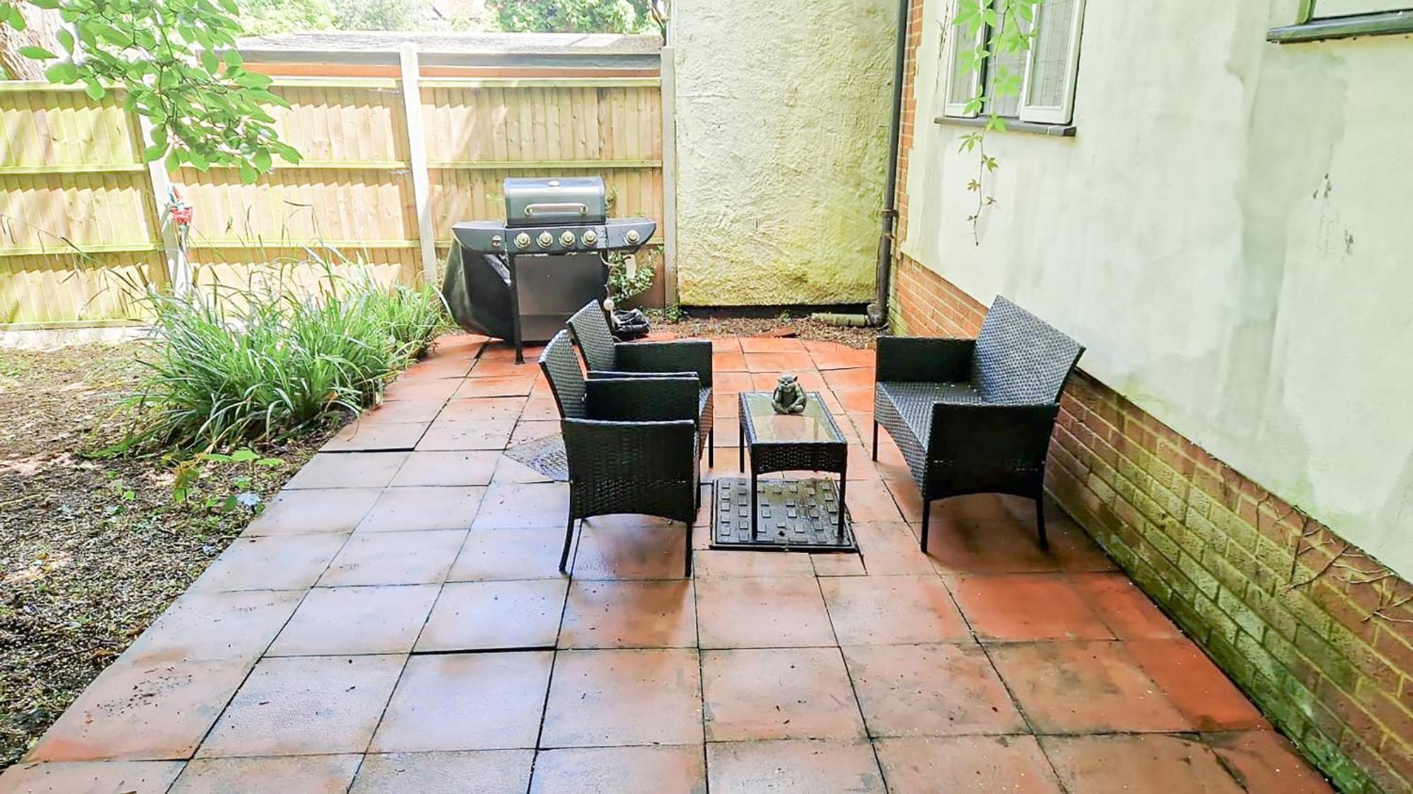 Apartment Cosy Near Hampstead Heath With Free On-site Parking & Private Gardens, Golders Green