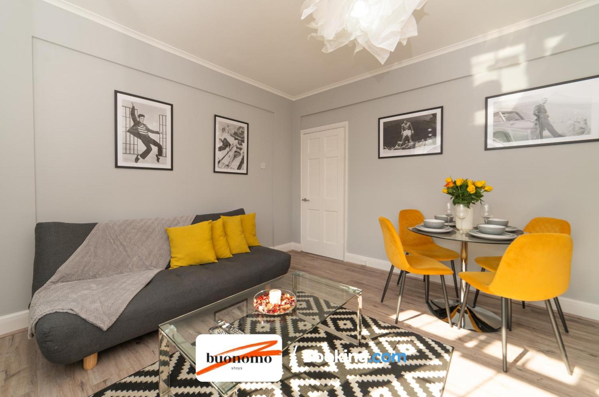 Two Bedroom By Buonomo Short Lets & Serviced With Balcony Apartment