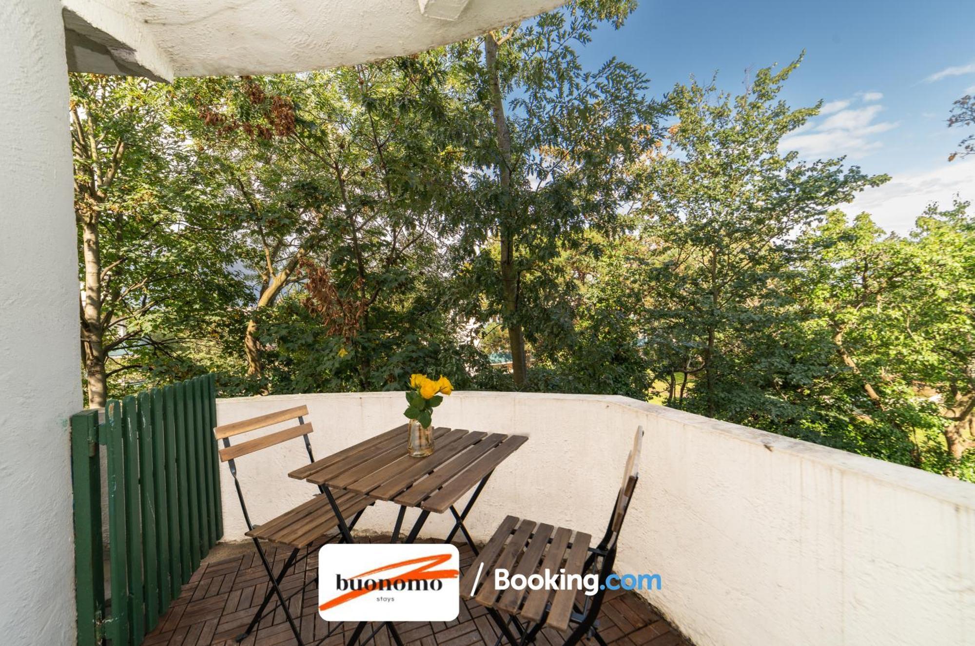 Apartment Two Bedroom By Buonomo Short Lets & Serviced With Balcony