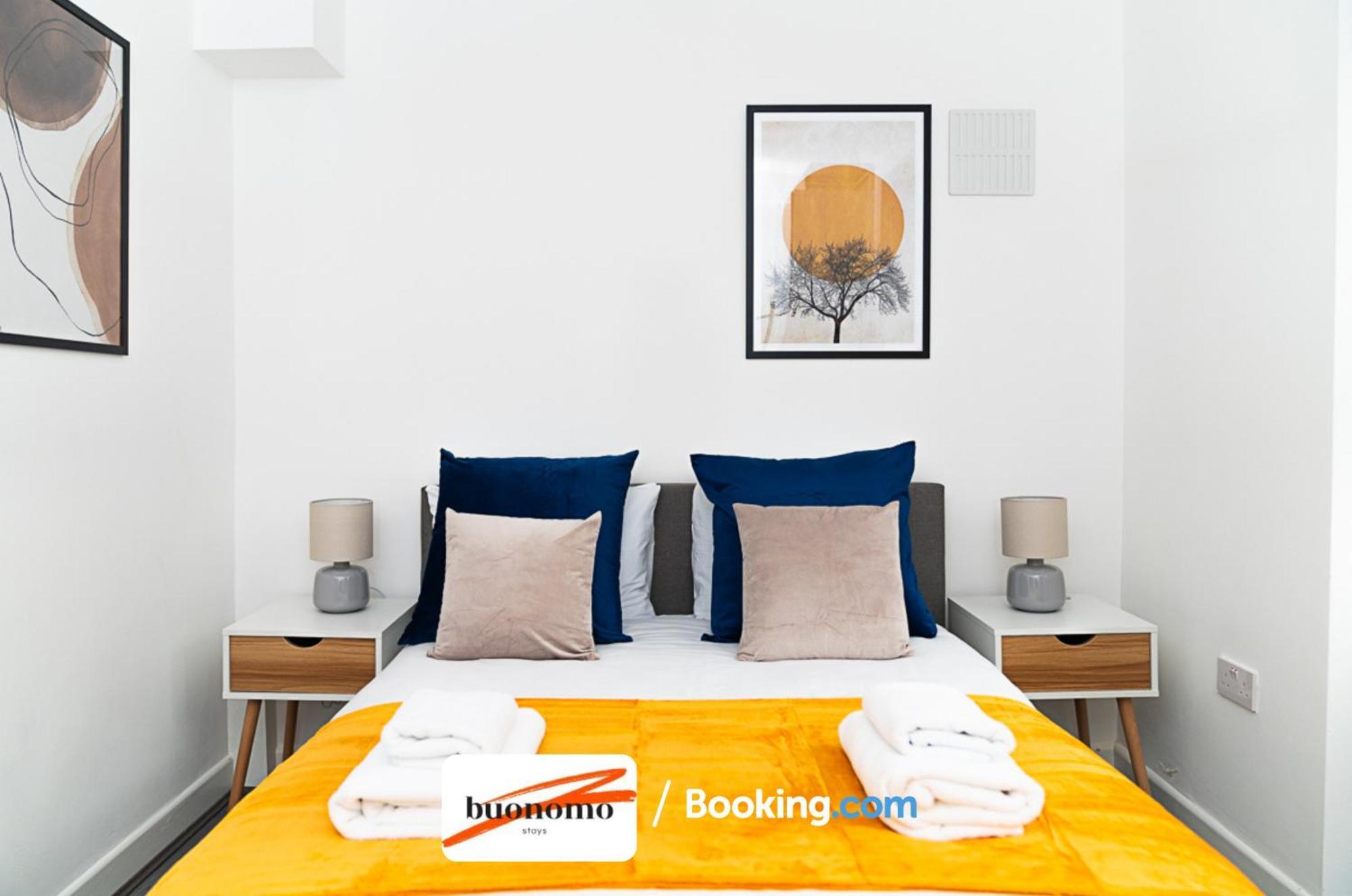 Three Bedroom At Buonomo Short Lets & Serviced With Netflix & Games Apartamento