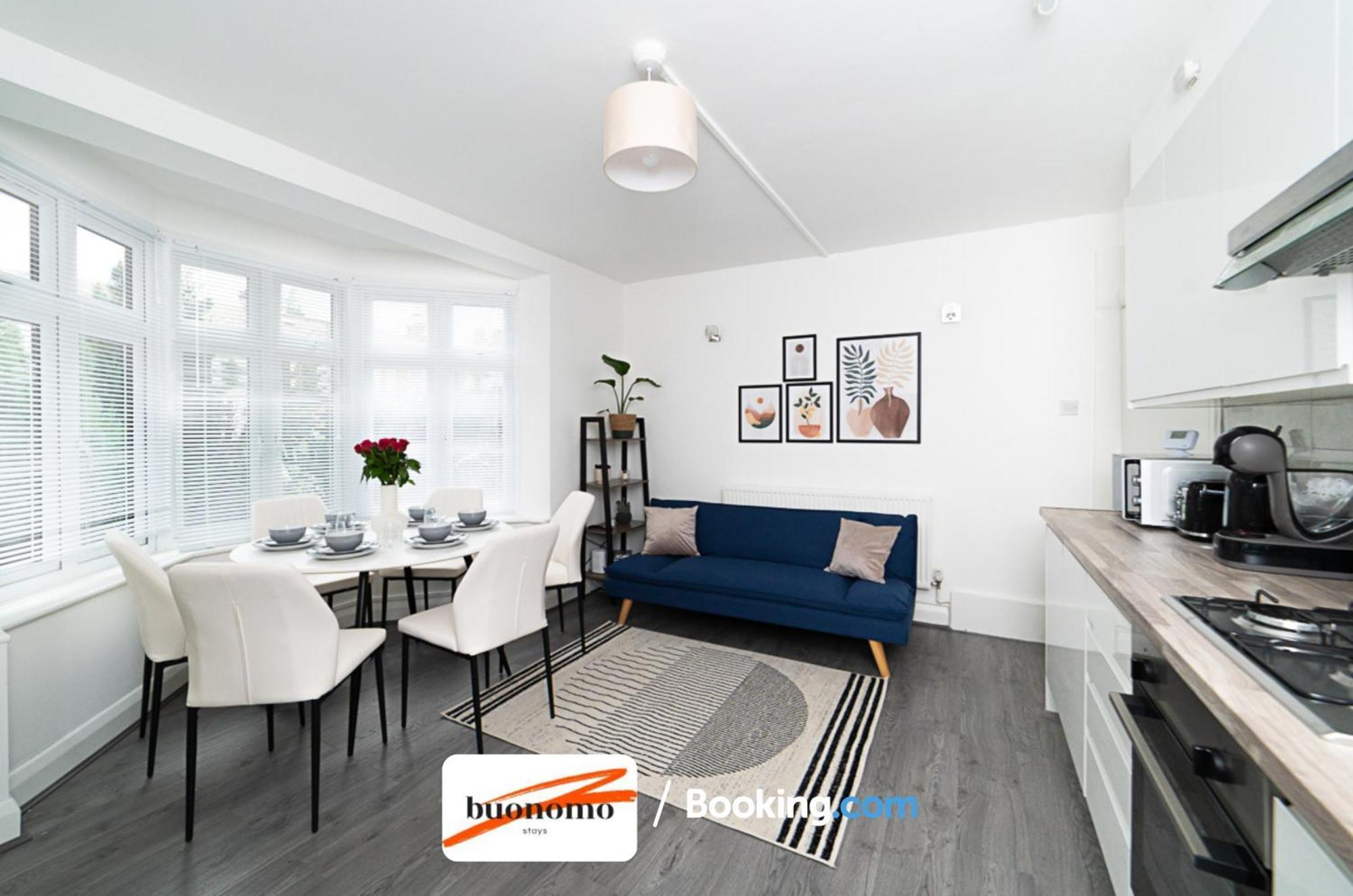 Apartamento Three Bedroom At Buonomo Short Lets & Serviced With Netflix & Games *