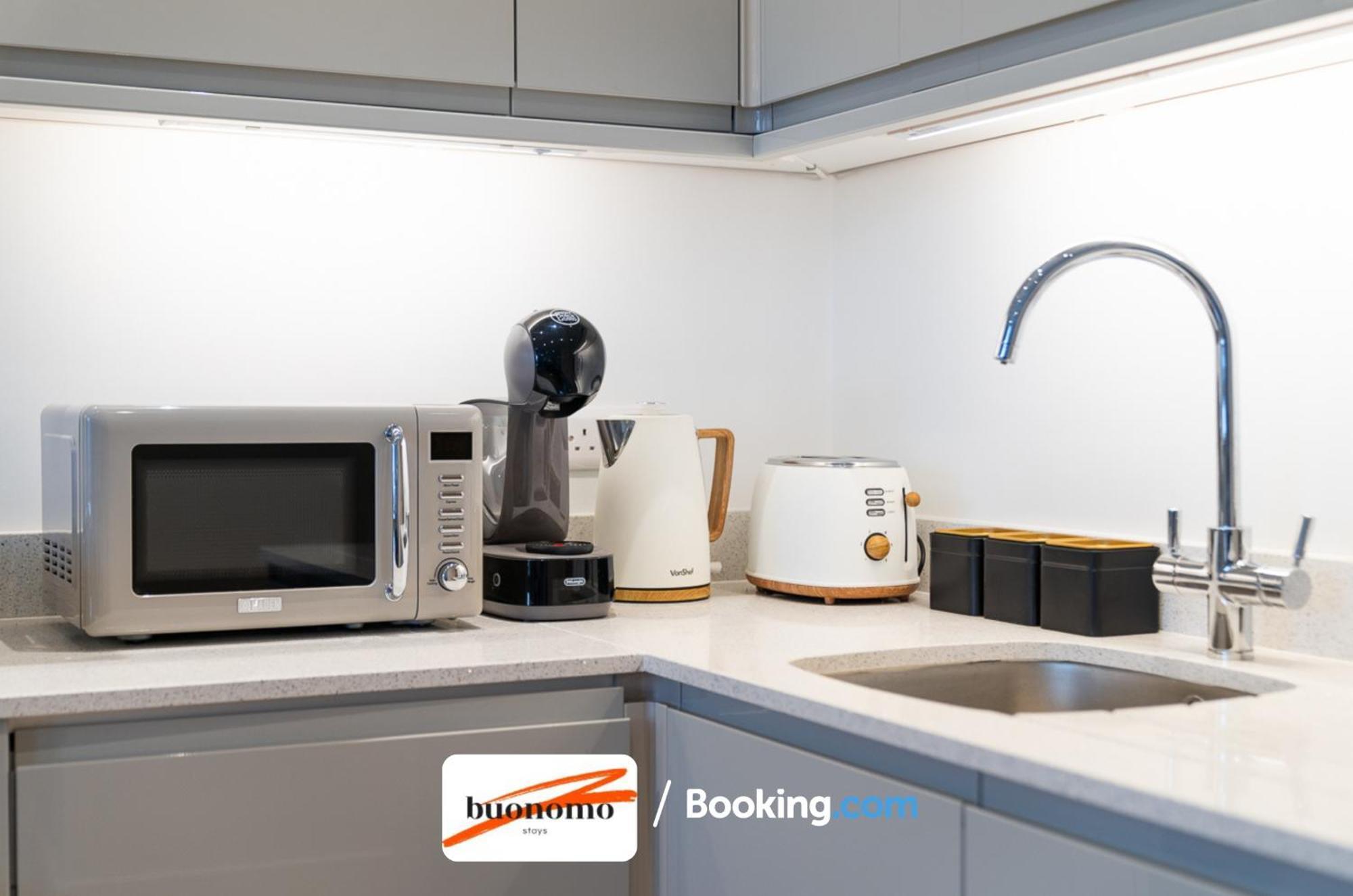 Two Bedroom At Buonomo Short Lets & Serviced Close To Wimbledon Tennis Courts London