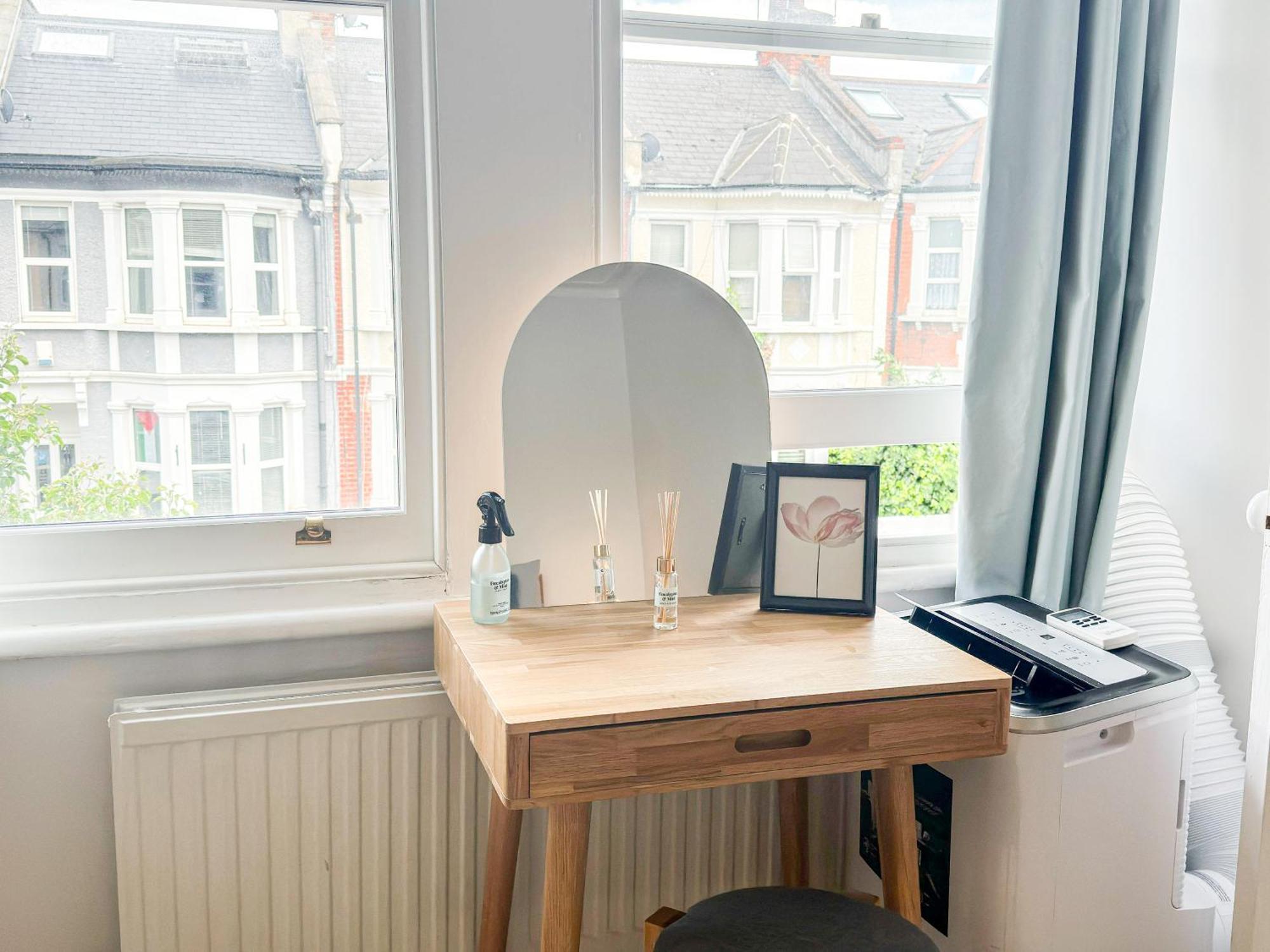 Stylish 1-bed Flat In Willesden With Private Patio