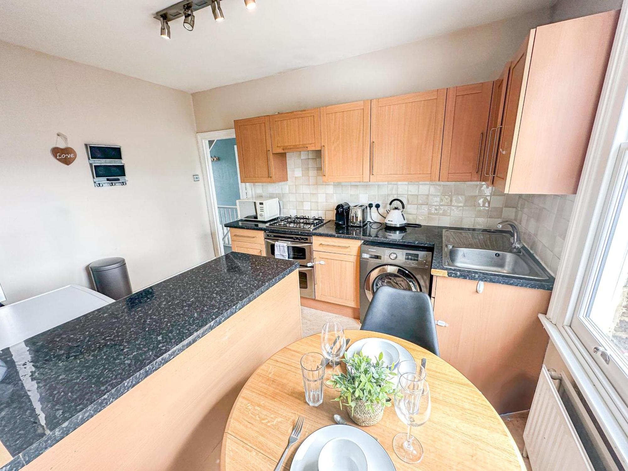 Stylish 1-bed Flat In Willesden With Private Patio Apartment
