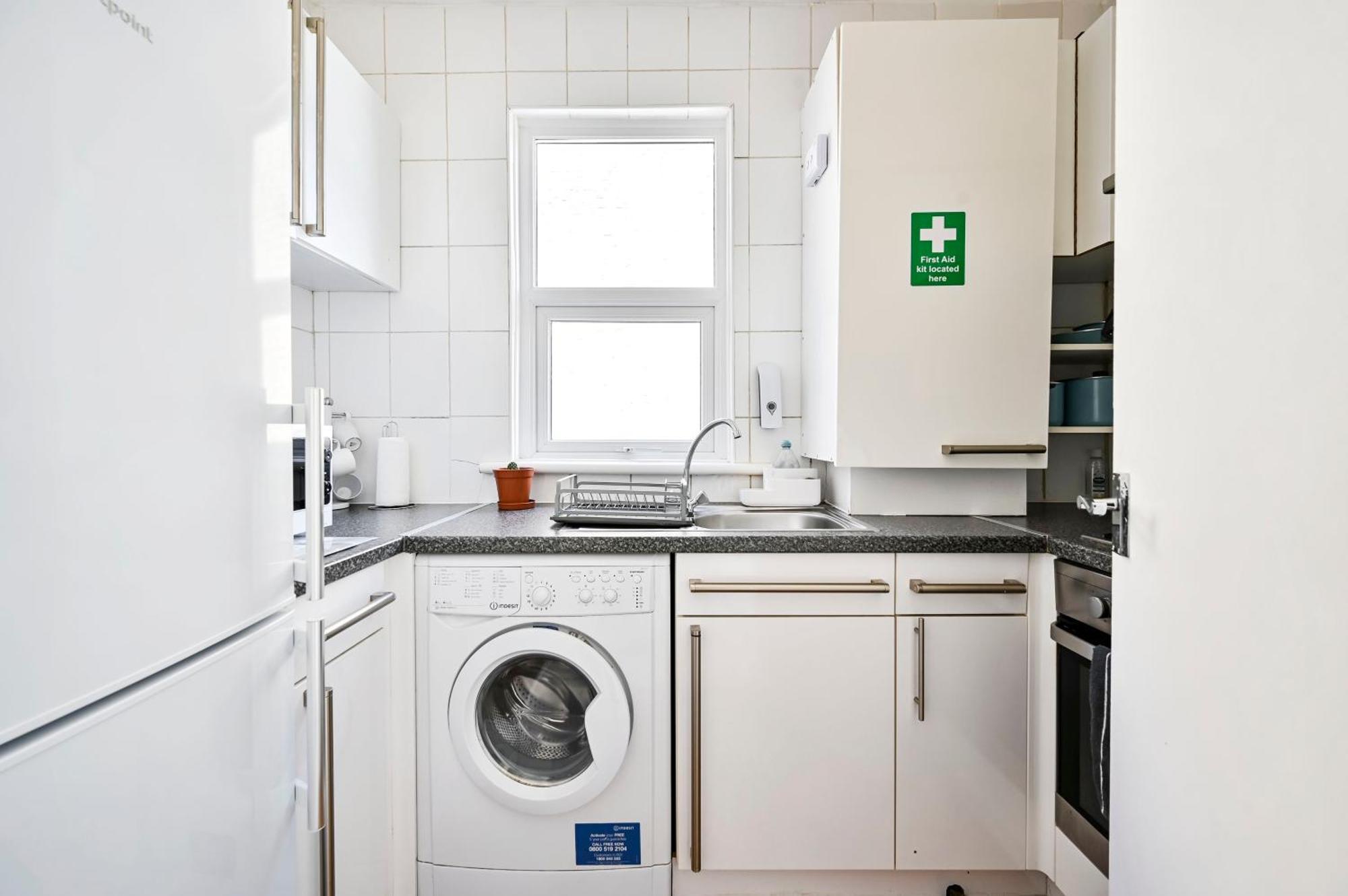2-bed, Sleeps 8 In Leyton E10, Near Stratford London