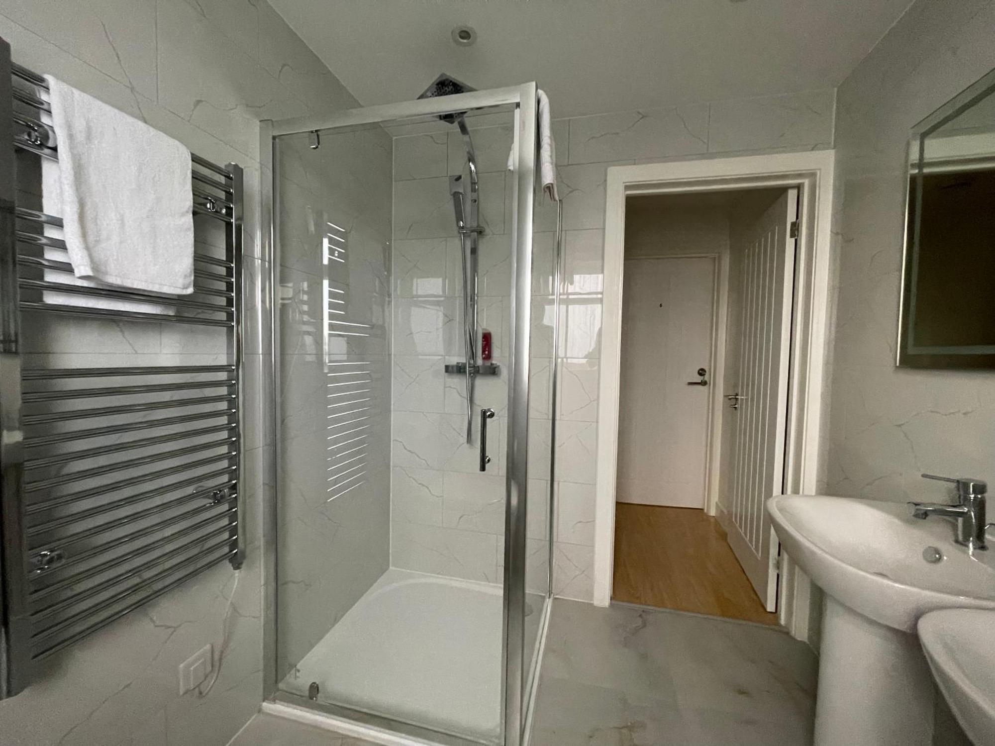 Guest house Lonsdale Place *