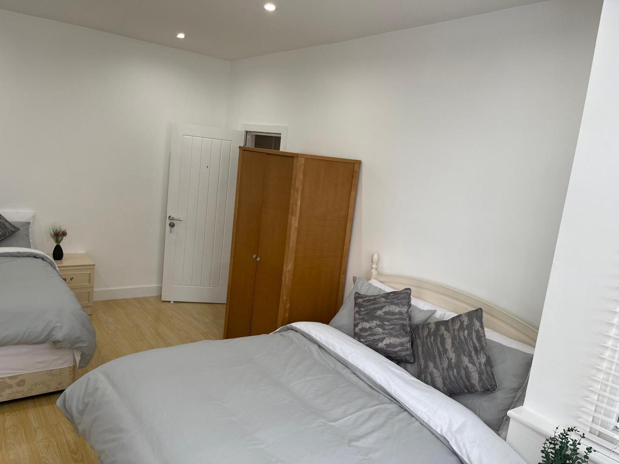 Lonsdale Place Guest house