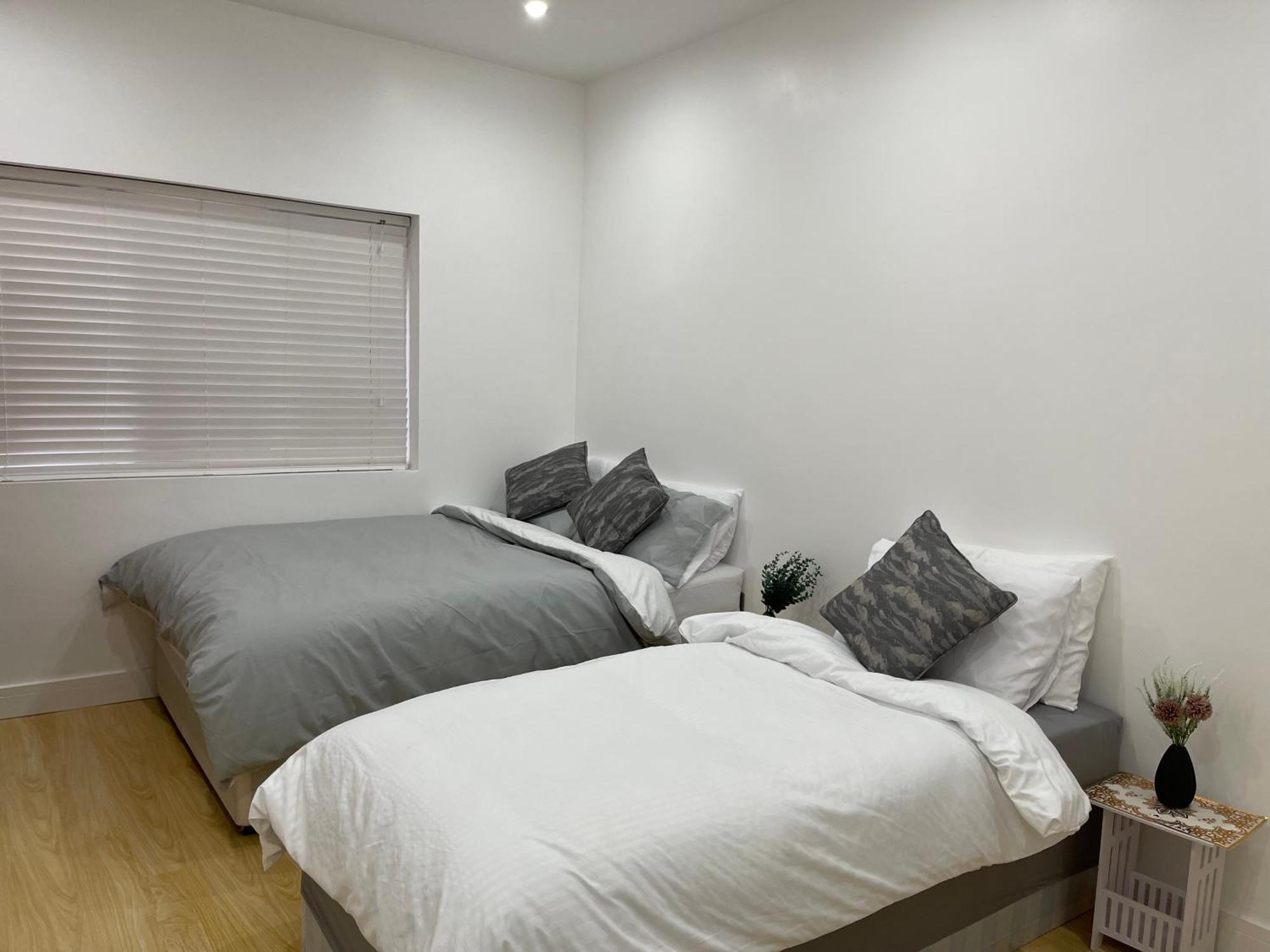 Lonsdale Place Guest house *