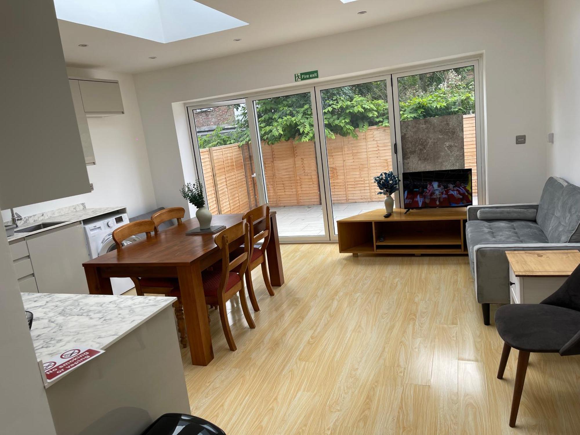 Guest house Lonsdale Place