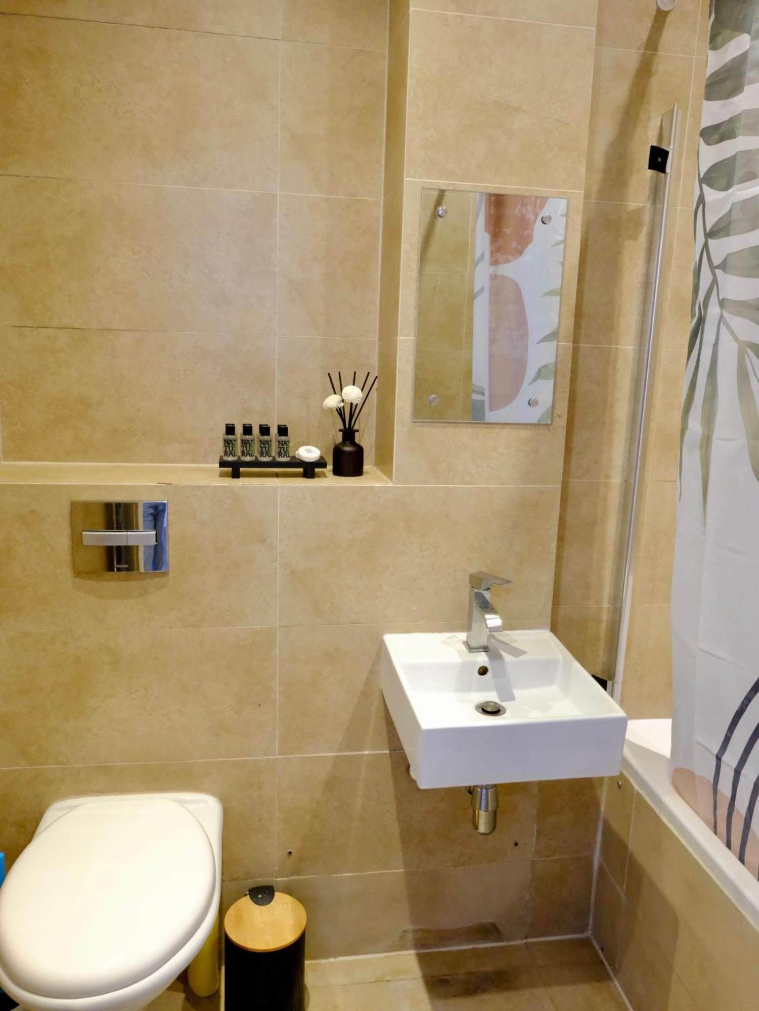 Apartment Chelsea Cosy 2 Bedroom Flat With Terrace *