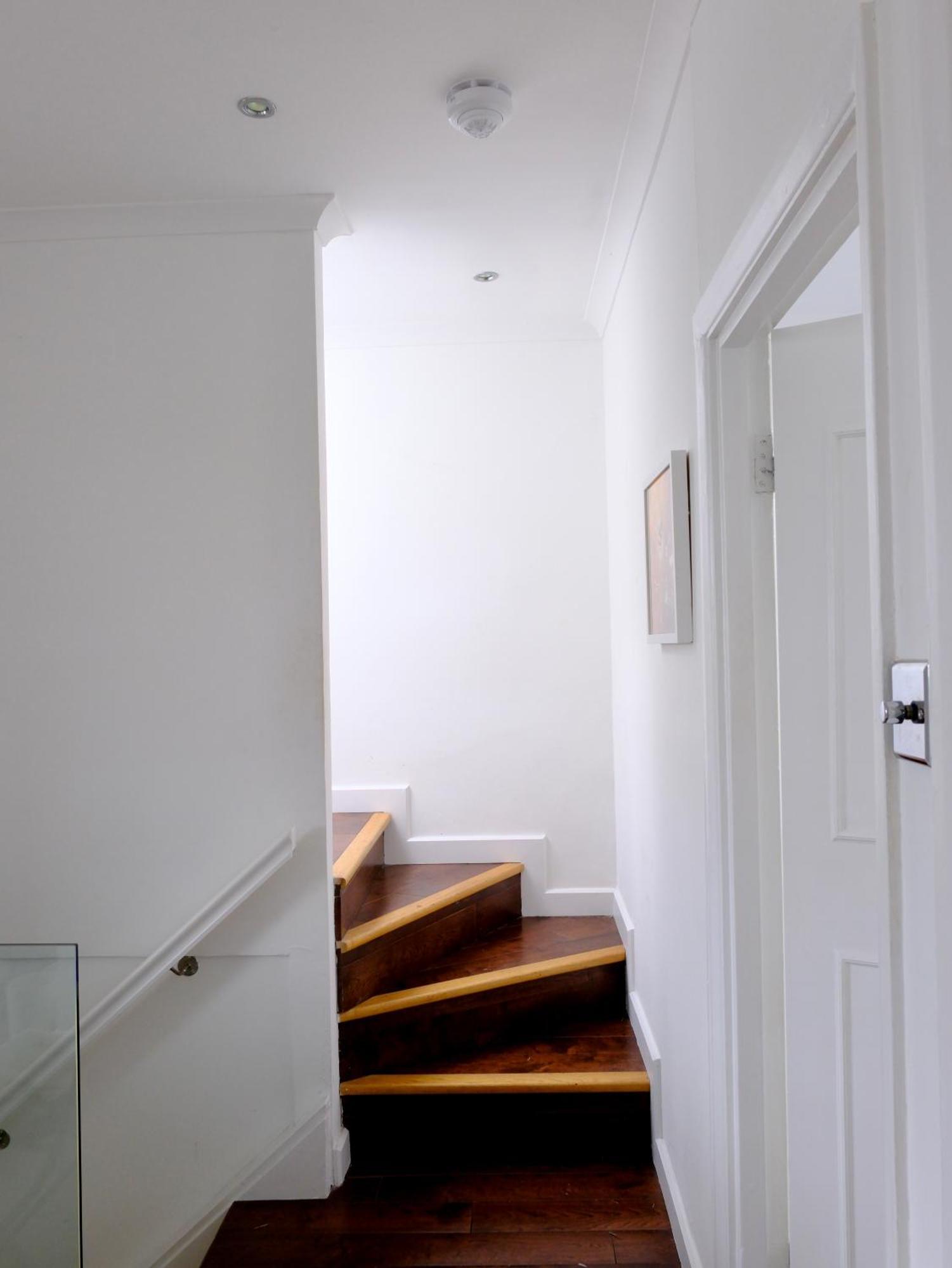 Chelsea Cosy 2 Bedroom Flat With Terrace *