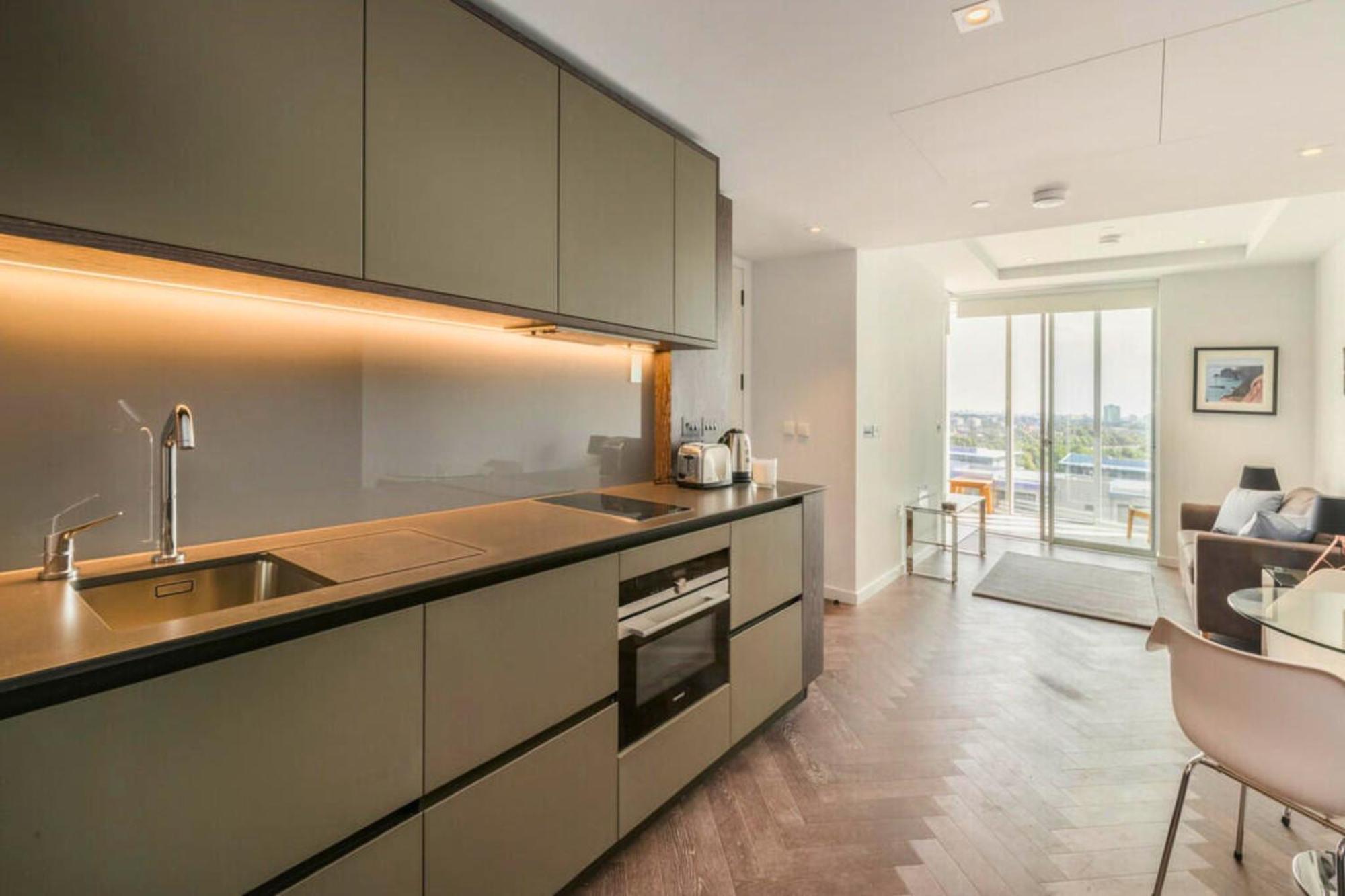 Apartment Battersea Power Station - Winter Garden Balcony & 1gb Wifi - Luxurylondonstays London