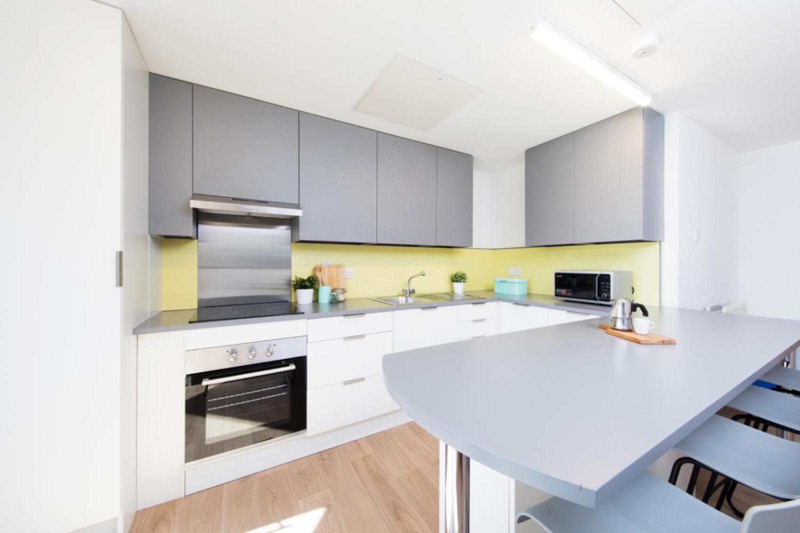 Student Only, Ensuite In A At Homestay *