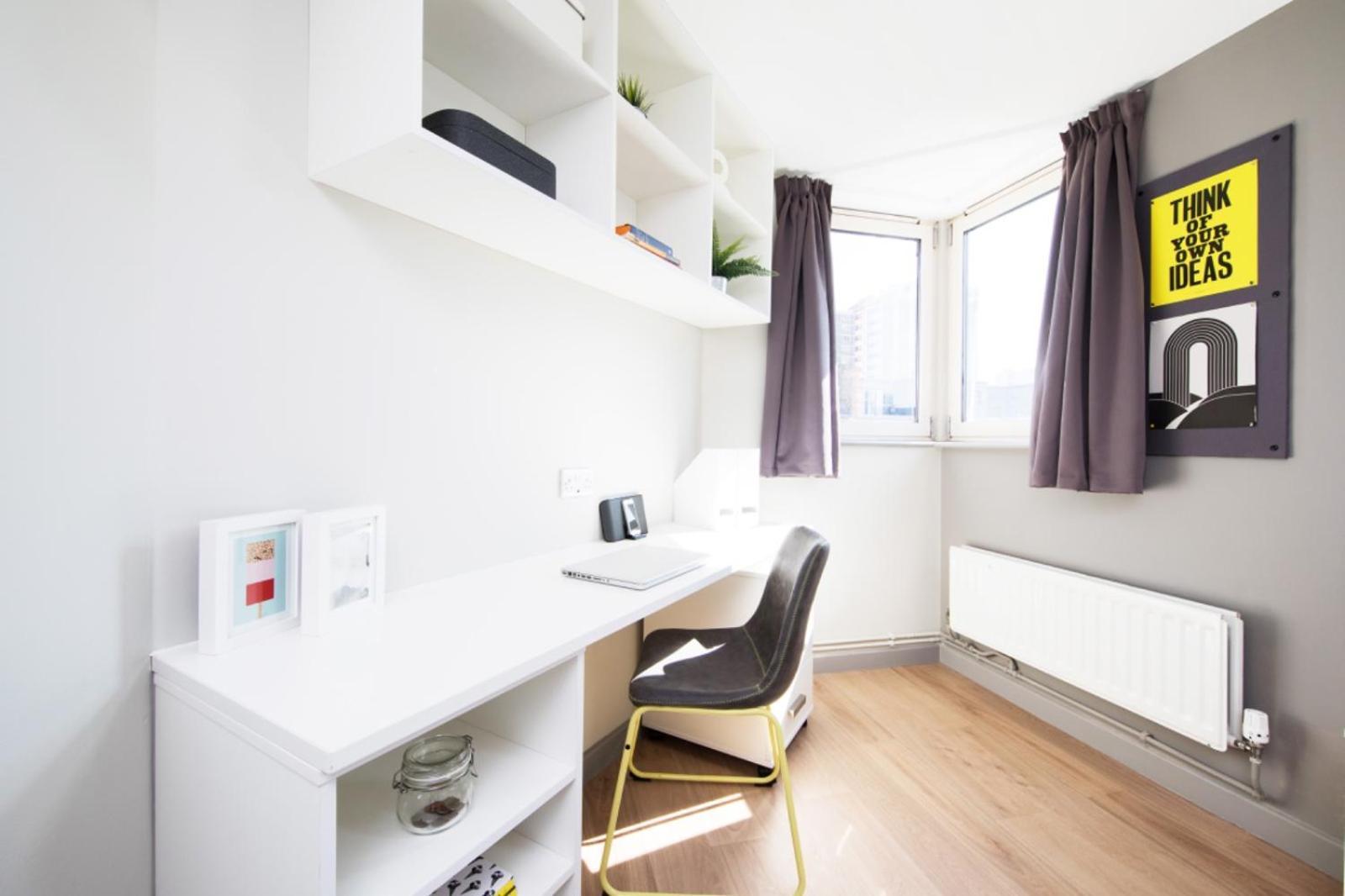Student Only, Ensuite In A At Homestay *