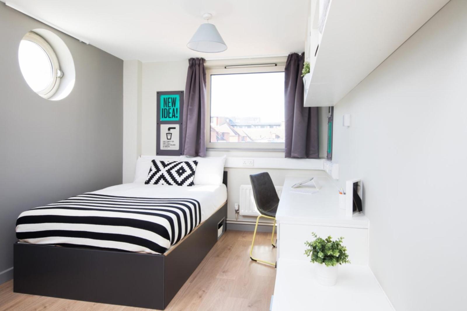 Homestay Student Only, Ensuite In A At *