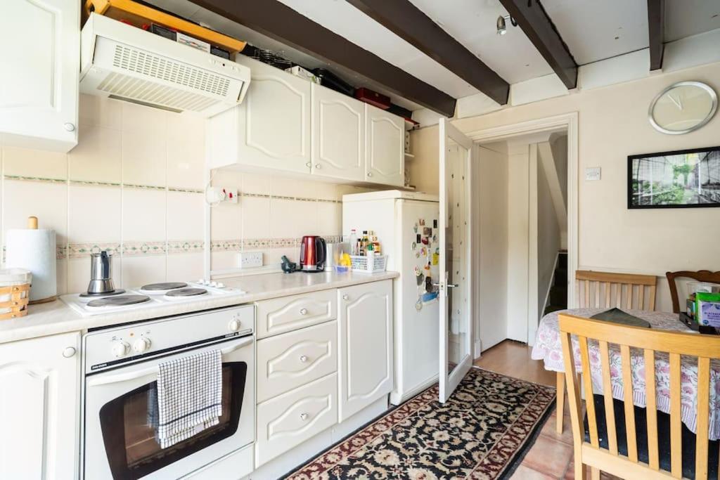 Central Shared Flat Apartment London