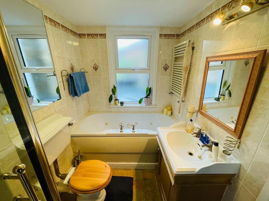 Central Shared Flat * London