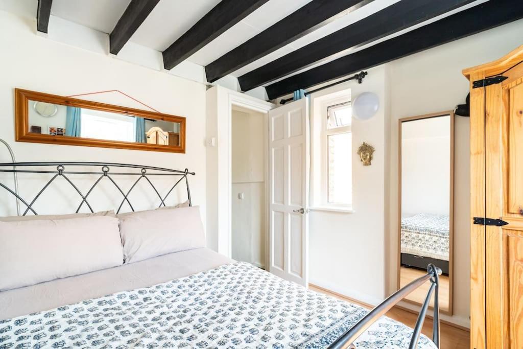 Central Shared Flat *