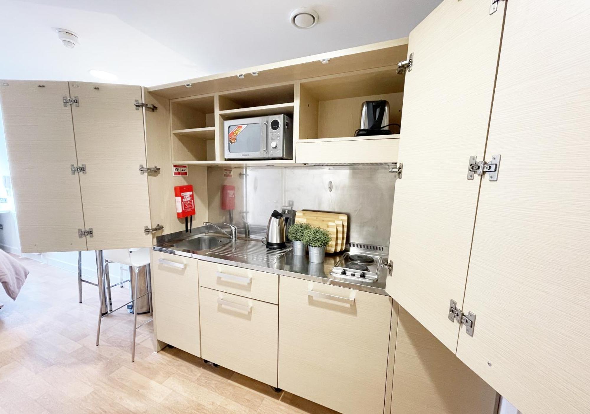 Student Only, At Kirby, Homestay London