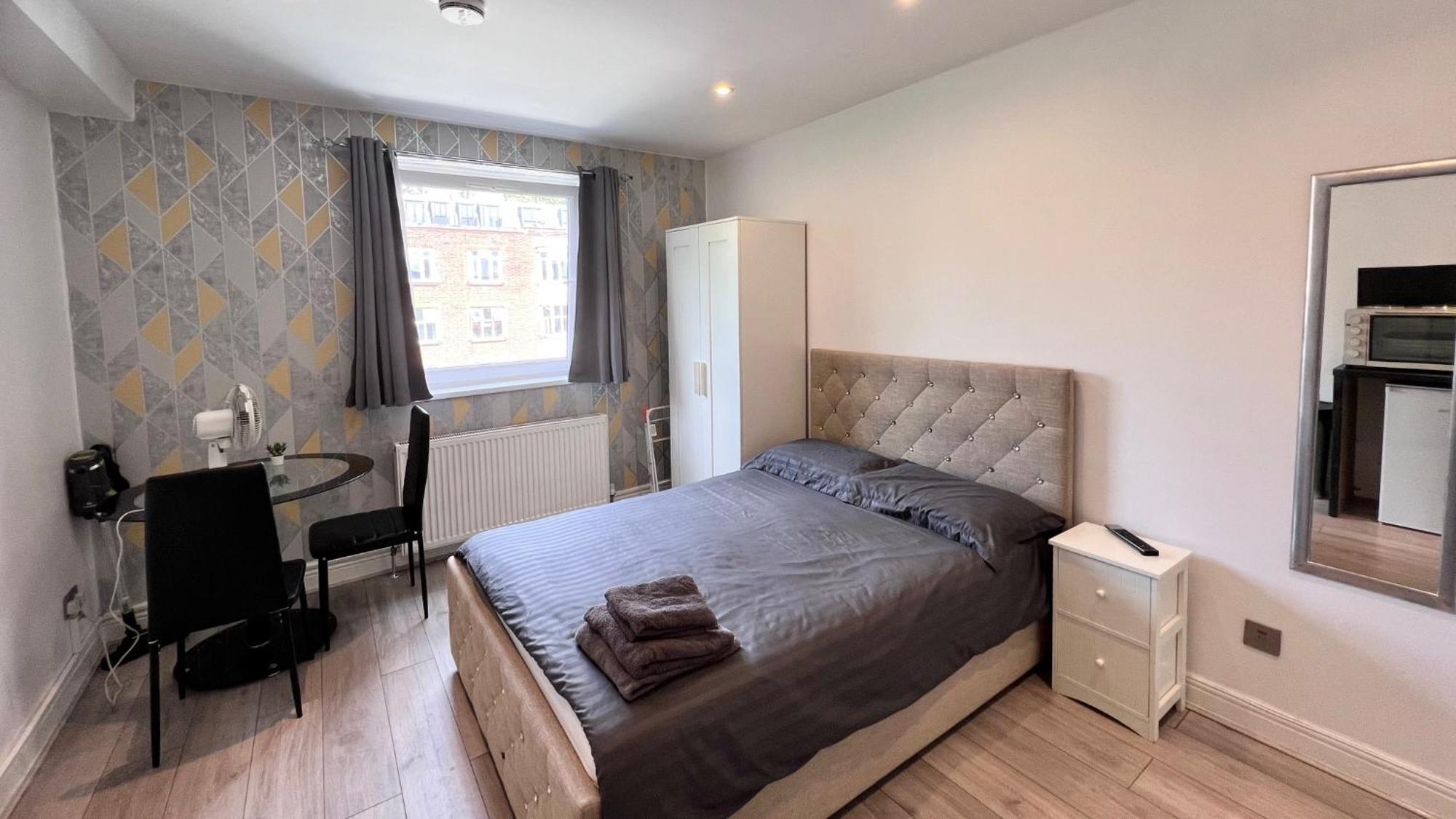Lovely On Finchley Road Apartment London
