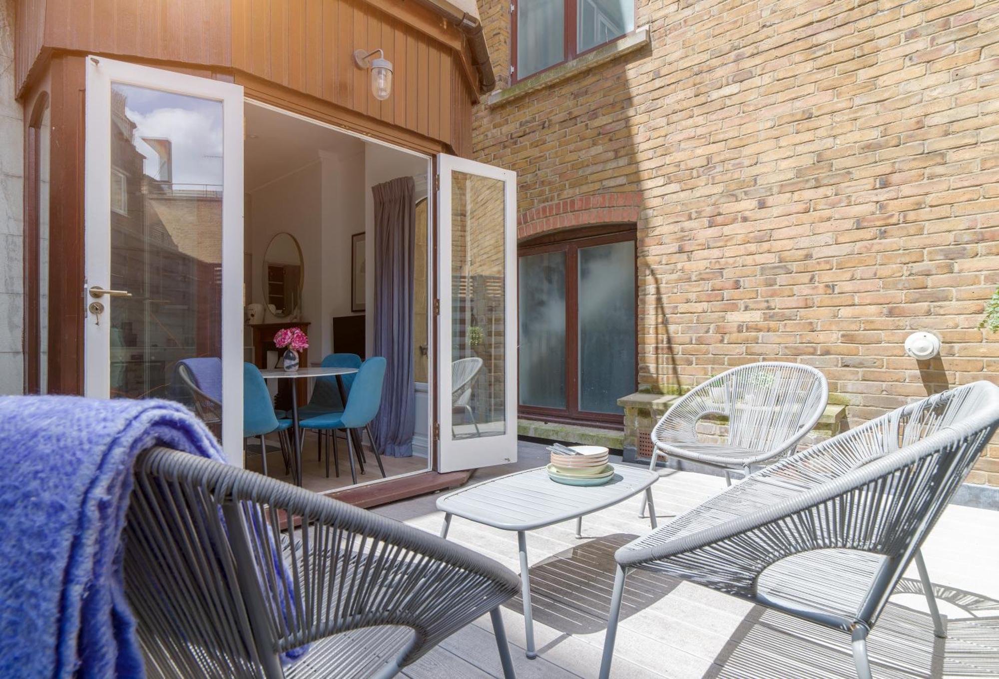 West End, Drury Lane, Modern 3 Bedroom Apt * London