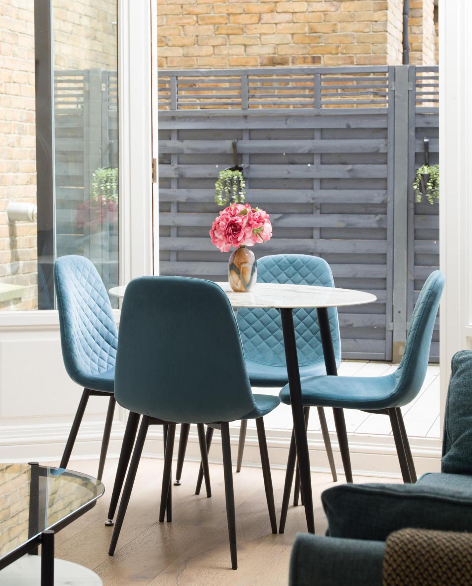 West End, Drury Lane, Modern 3 Bedroom Apt * London