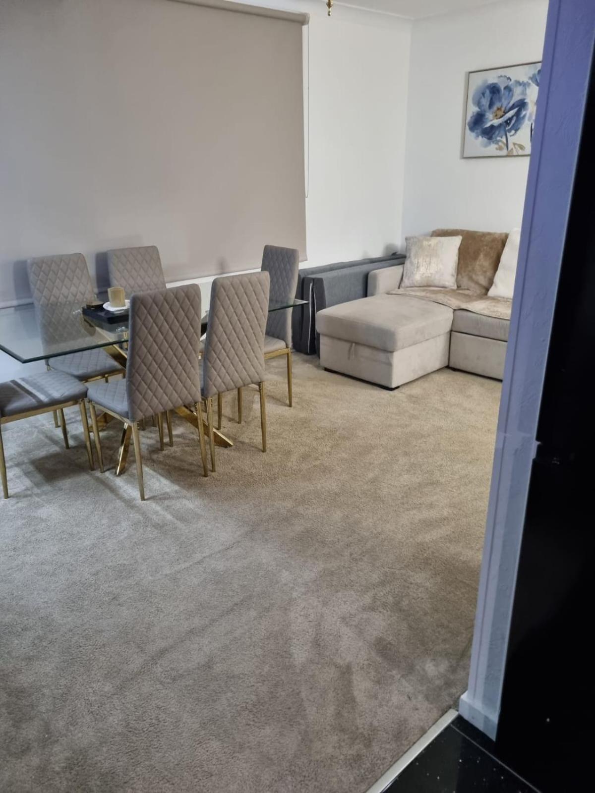 Stylish & Free Parking Apartment London