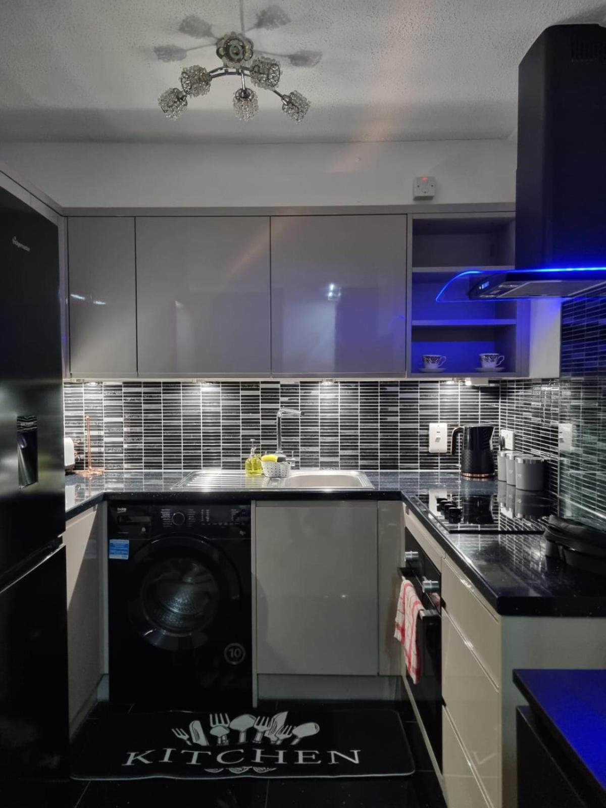 Stylish & Free Parking Apartment